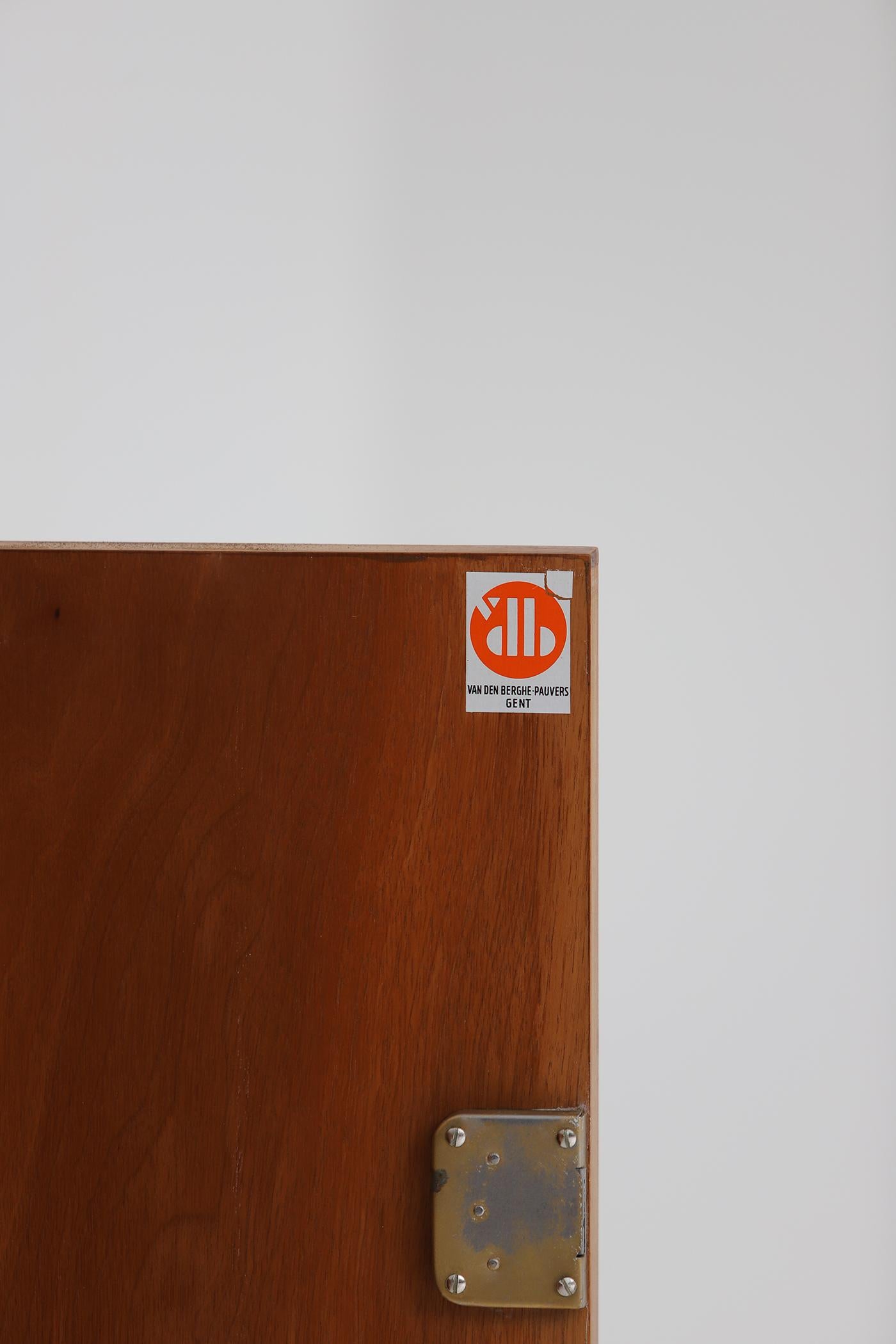 Armario de pared de mediados de siglo de Jos De Mey para Van den Berghe-Pauvers 1960 en venta 3