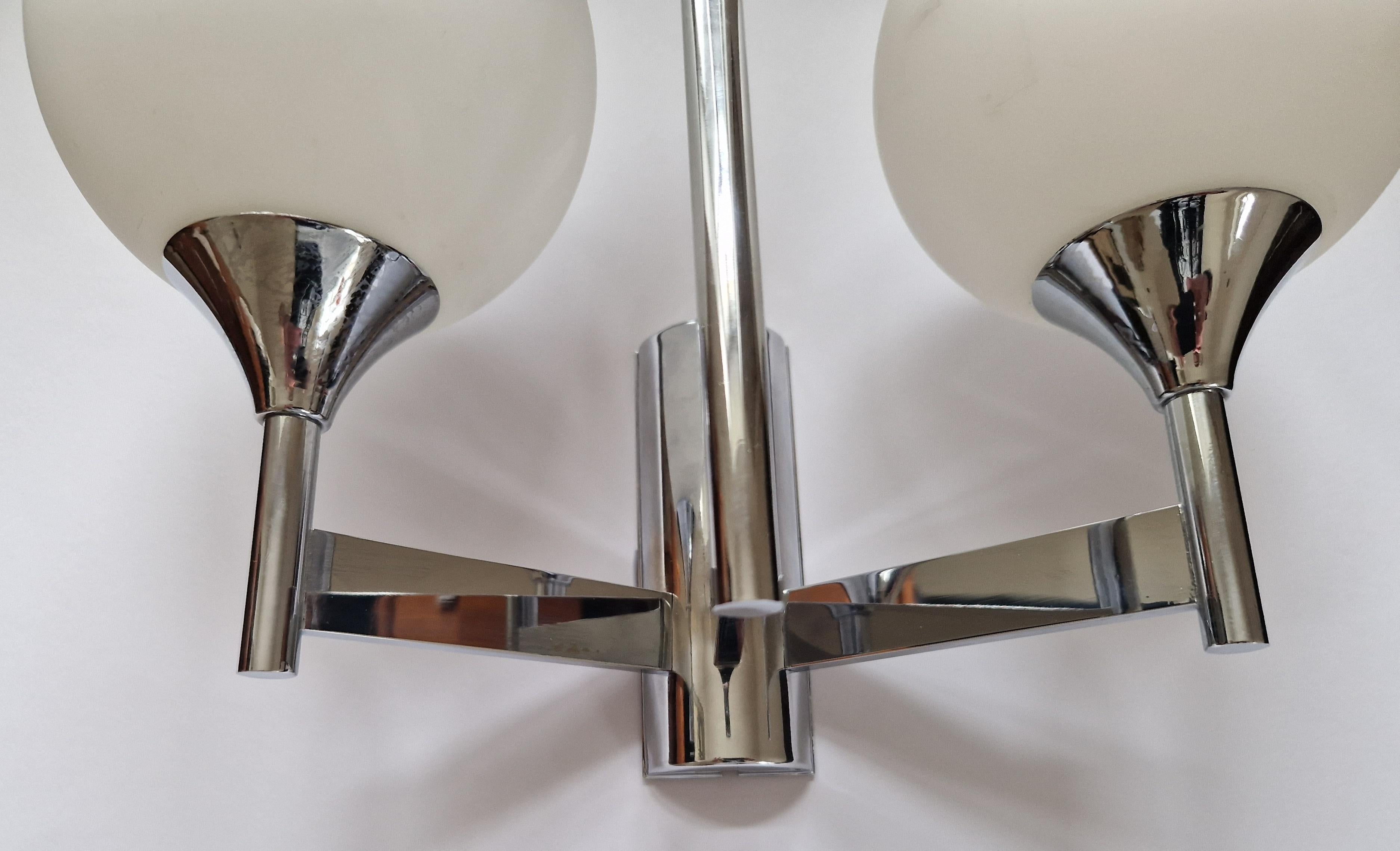 Midcentury Wall Lamp designed by Gaetano For Sale 3