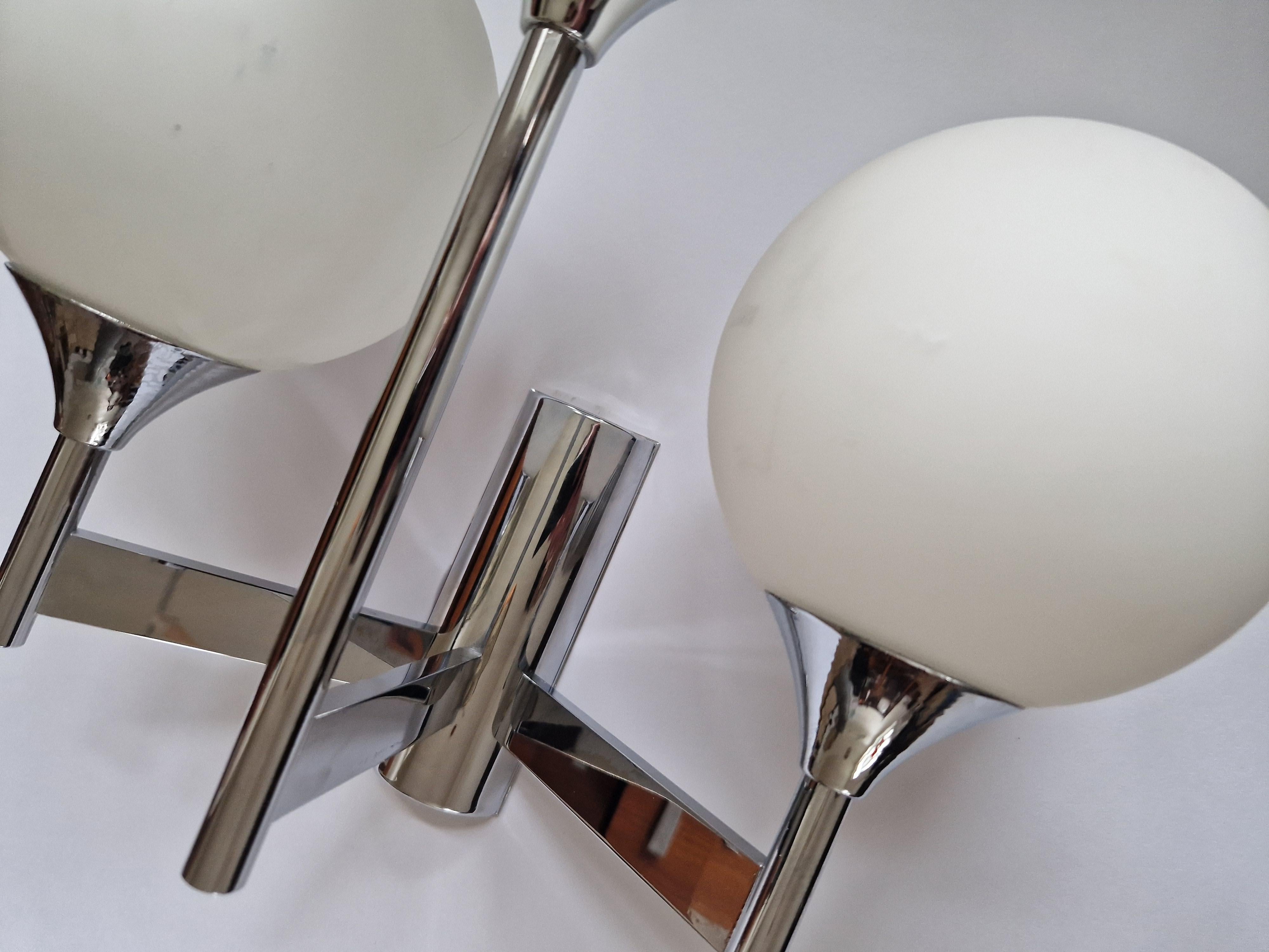 Italian Midcentury Wall Lamp designed by Gaetano  For Sale