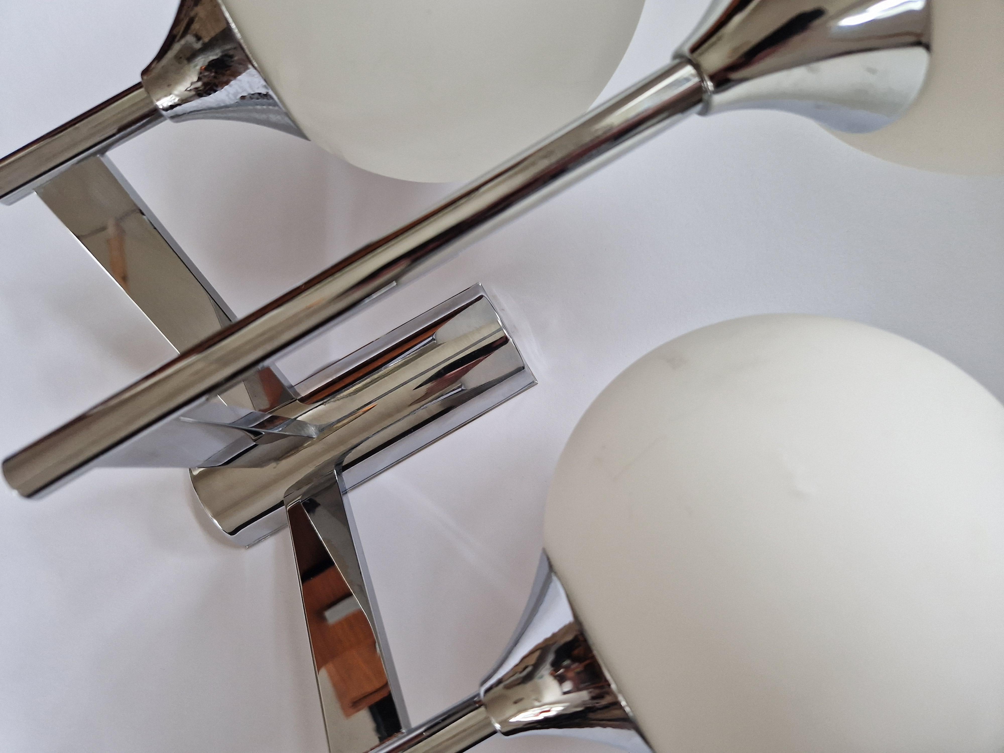 Midcentury Wall Lamp designed by Gaetano In Good Condition For Sale In Praha, CZ