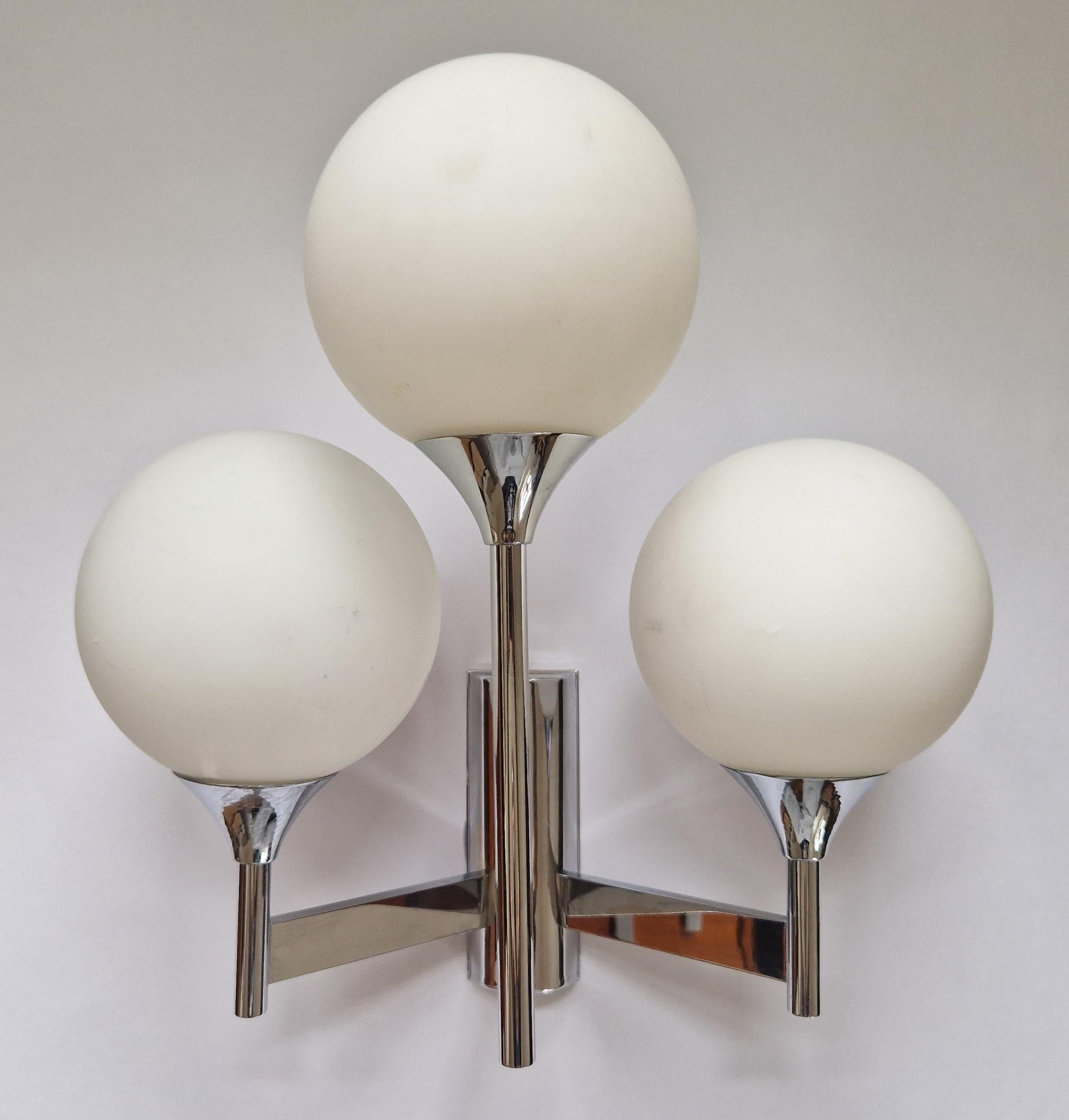 Mid-20th Century Midcentury Wall Lamp designed by Gaetano  For Sale