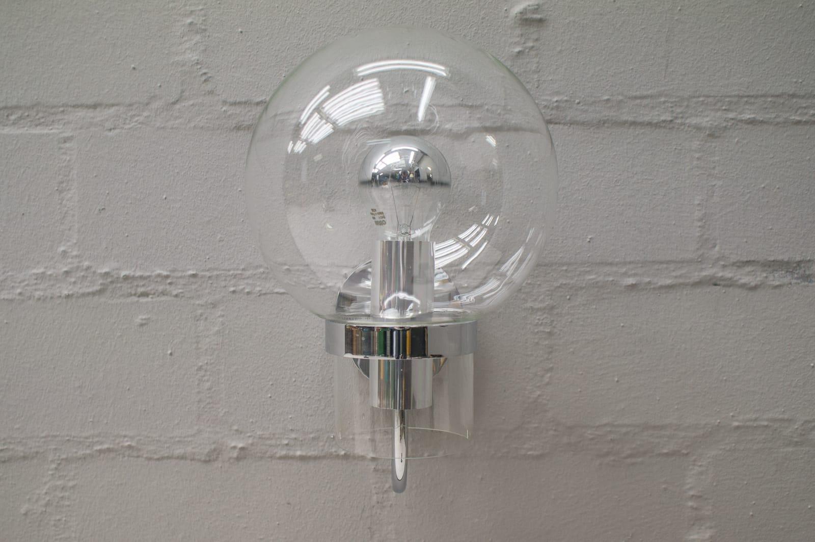 Midcentury Wall Lamp in Glass and Chrome by Glashütte Limburg, Germany, 1970s In Good Condition For Sale In Nürnberg, Bayern