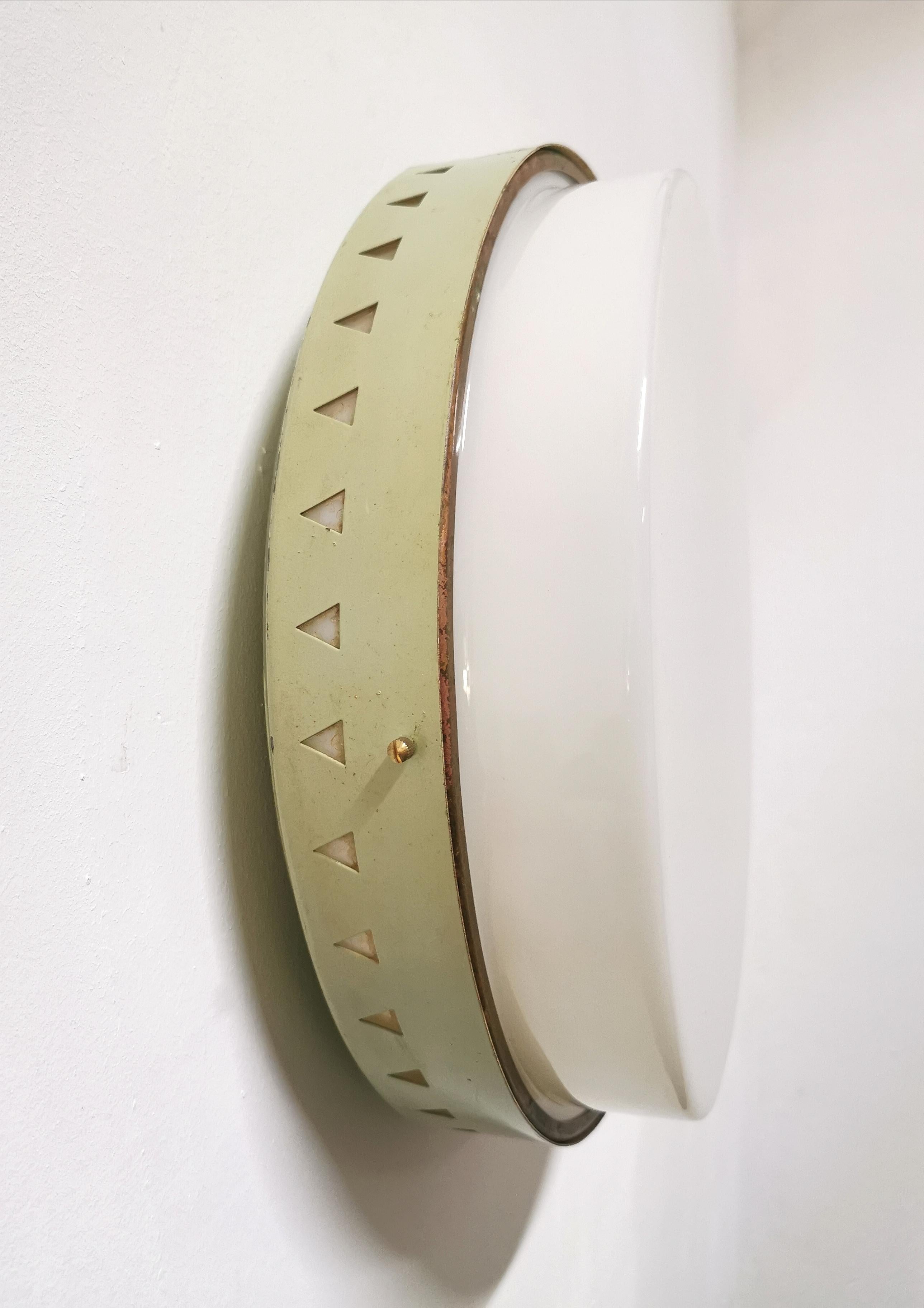 Mid-Century Modern Midcentury Wall Light Sconce Plexiglass Enameled Metal Brass Italian Design 1960 For Sale