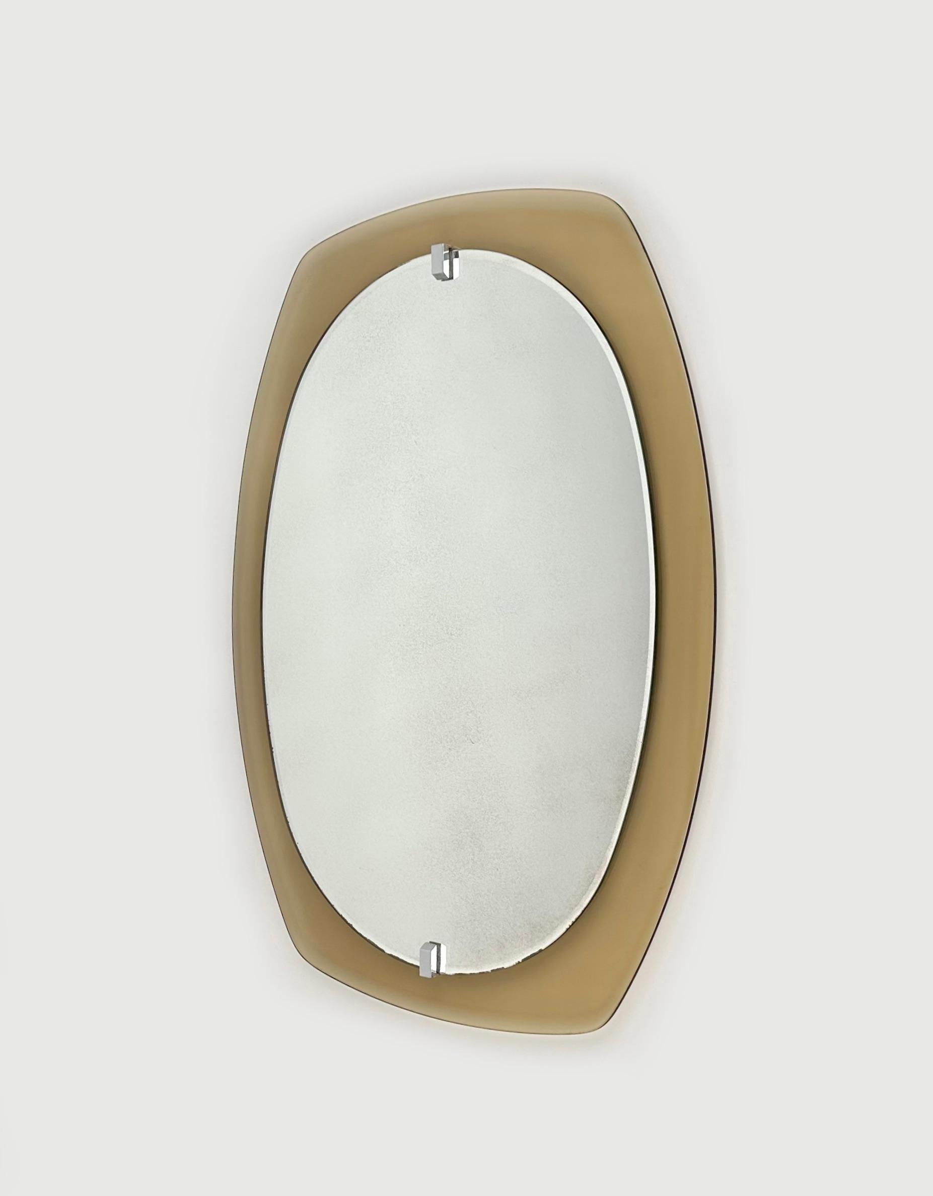 Midcentury Wandspiegel Abgeschrägter Rahmen aus Rauchglas von Veca, Italien 1970er im Zustand „Gut“ im Angebot in Rome, IT