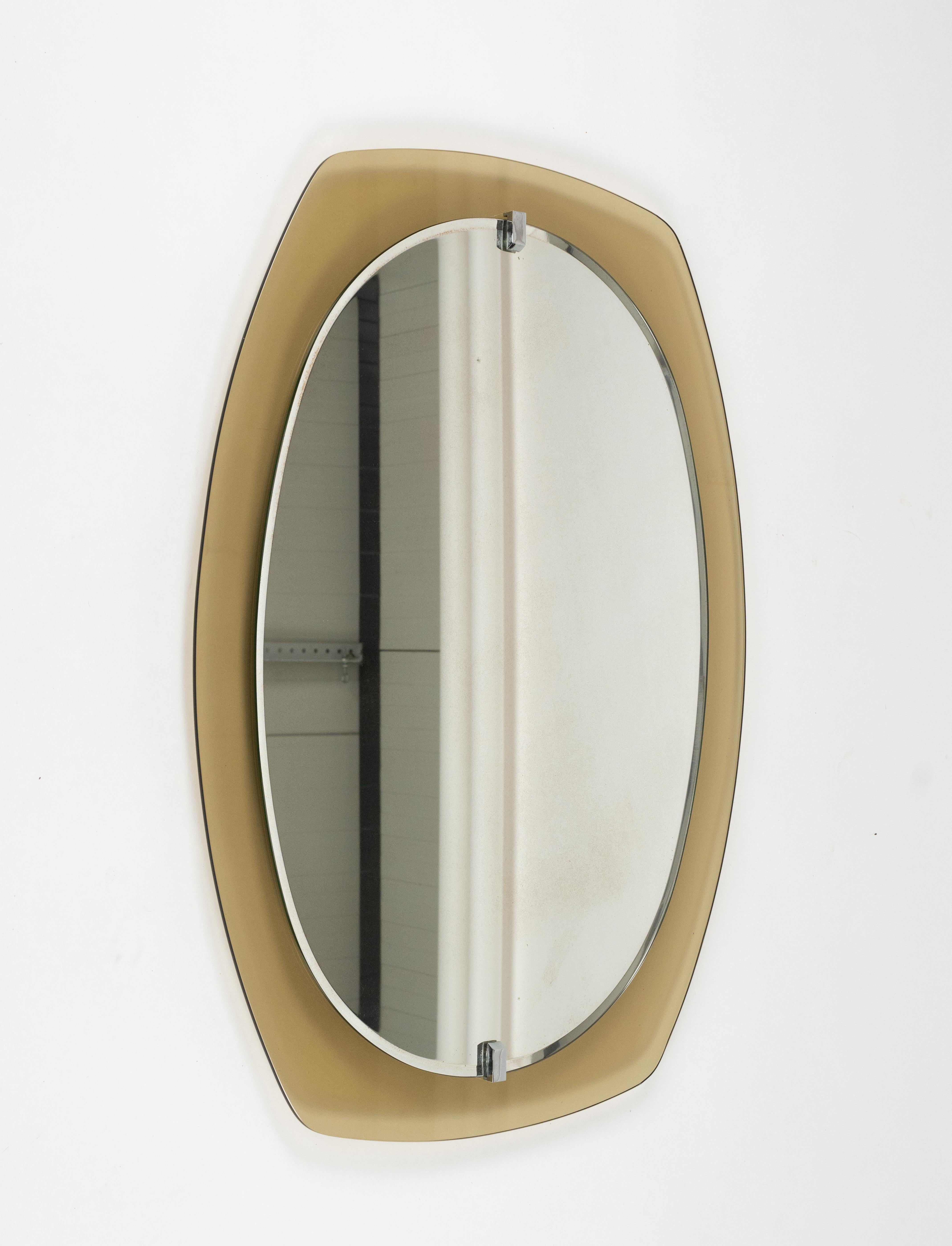 Midcentury Wandspiegel Abgeschrägter Rahmen aus Rauchglas von Veca, Italien 1970er im Zustand „Gut“ im Angebot in Rome, IT