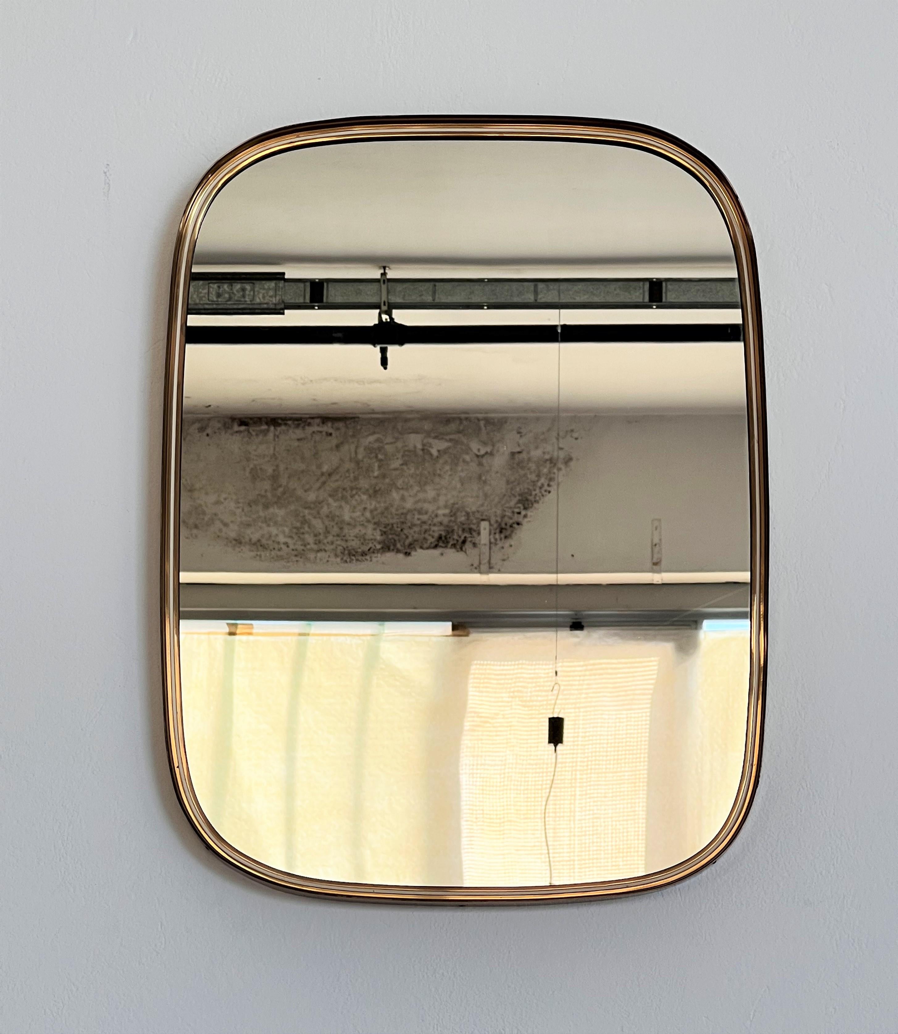Midcentury Wall Mirror in Brass by Vereinigte Werkstätten, Germany, 1960s For Sale 4
