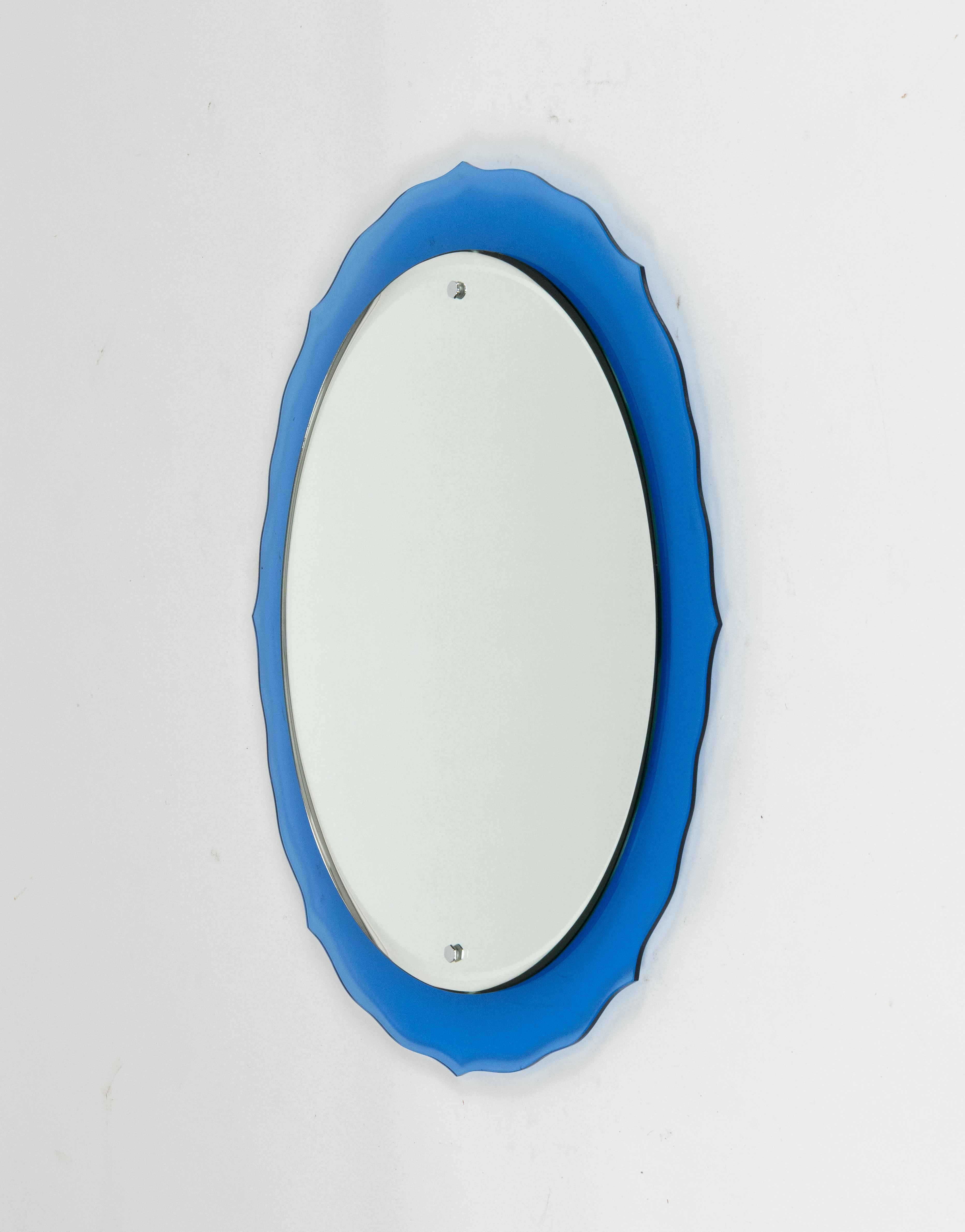 Wandspiegel mit blauem Glasrahmen im Cristal Arte Stil aus der Mitte des Jahrhunderts, Italien 1960er (Metall) im Angebot