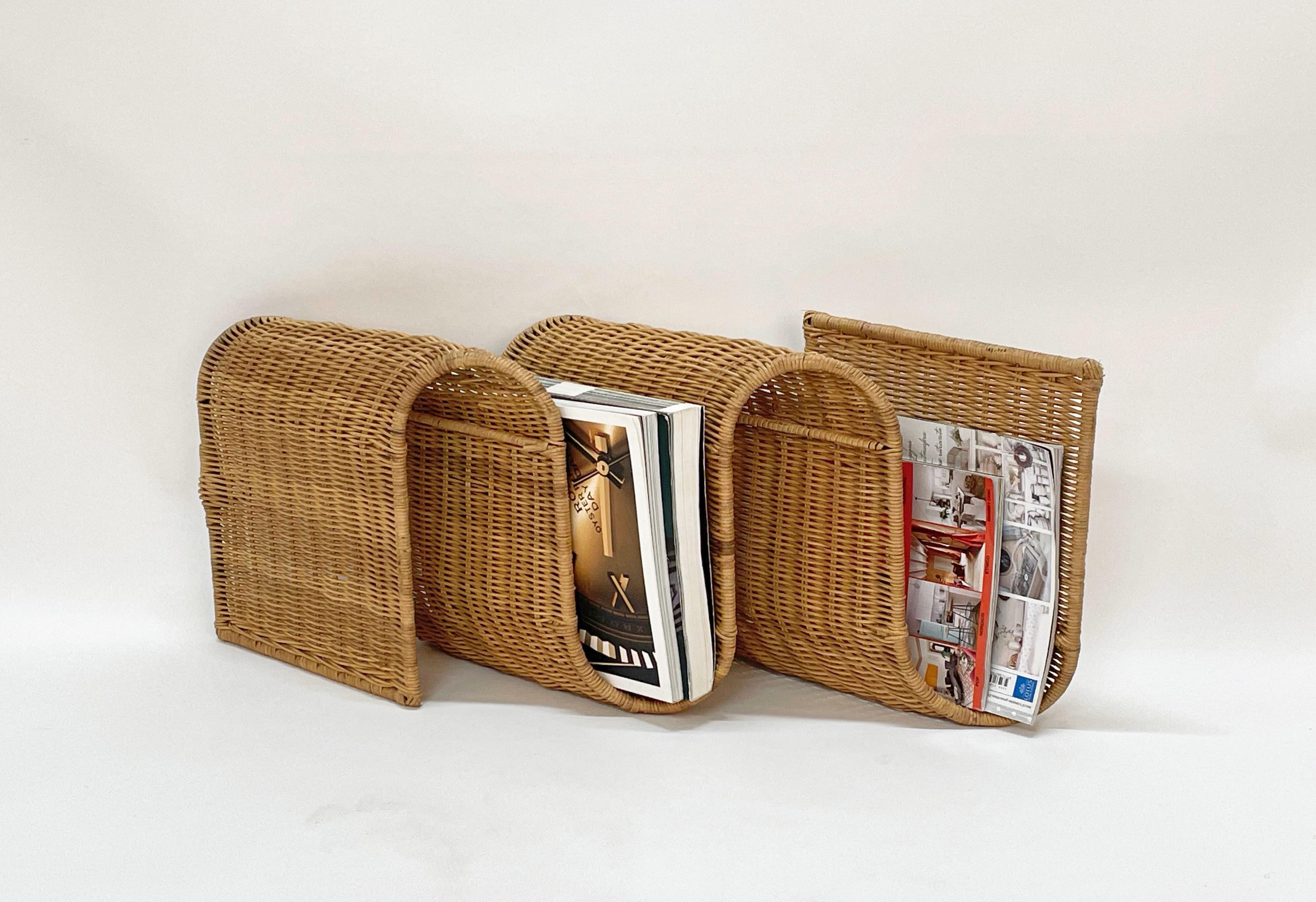 MIdcentury Wall Mount Sinusoidal Rattan Italian Magazine Rack, 1970s 6