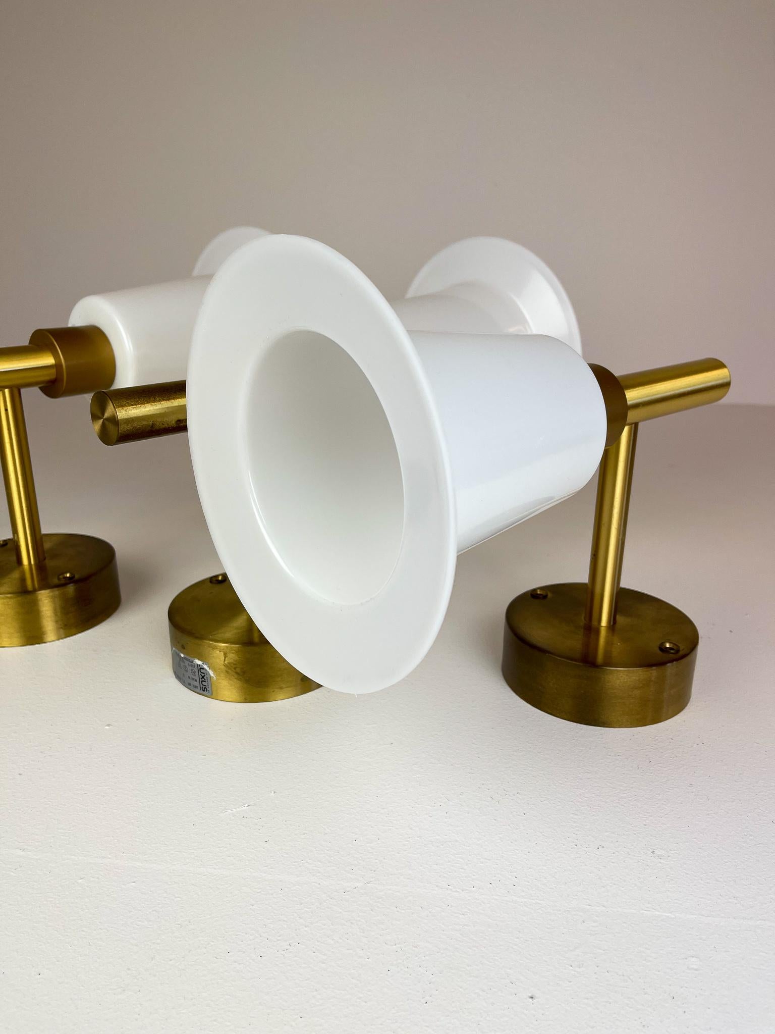 Midcentury Wall-Mounted Brass and Acrylic Lamps Luxus, Sweden, 1960s For Sale 5