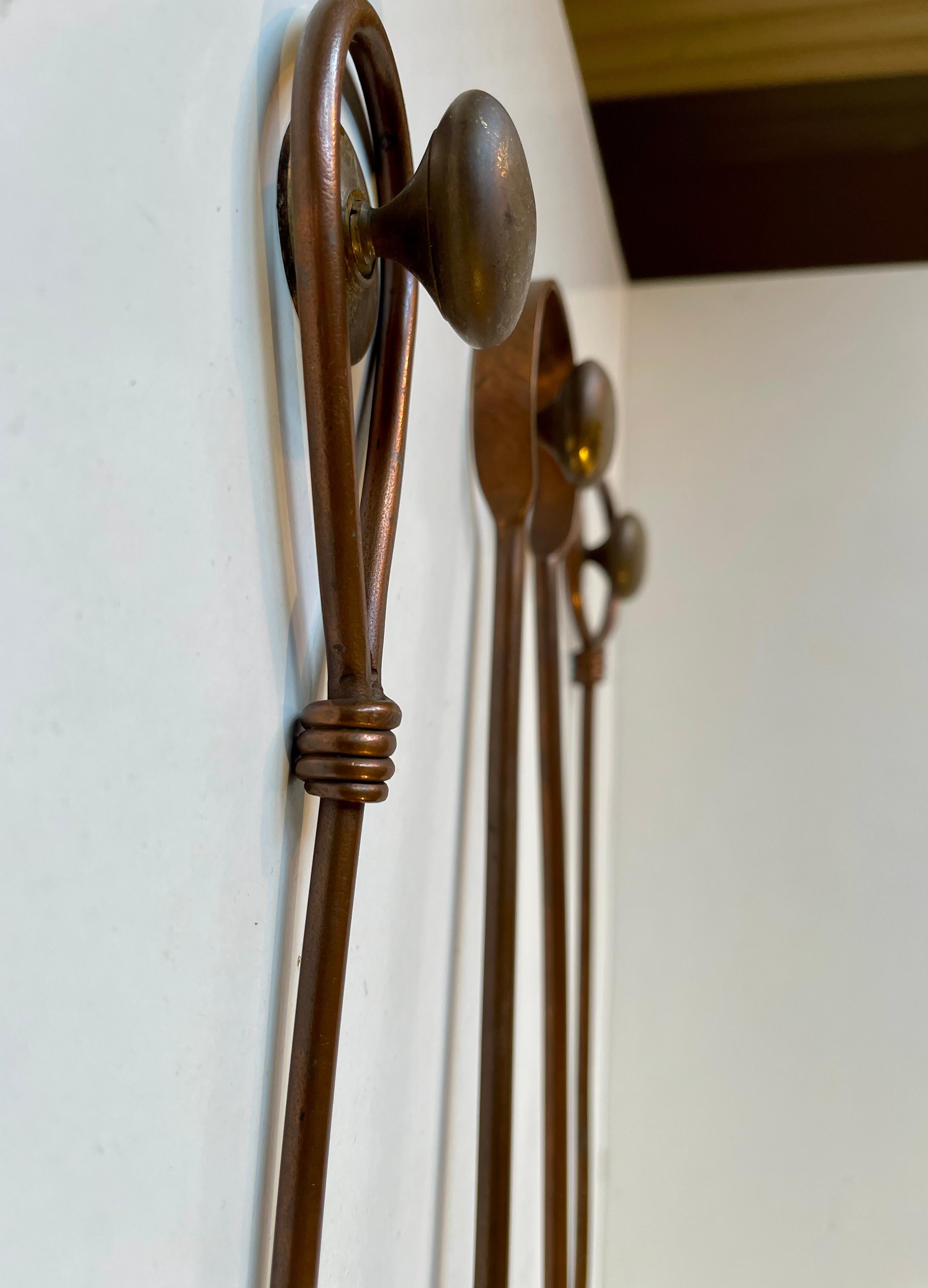 Mid-Century Modern Outils de cheminée murales du milieu du siècle dernier en cuivre, années 1960 en vente
