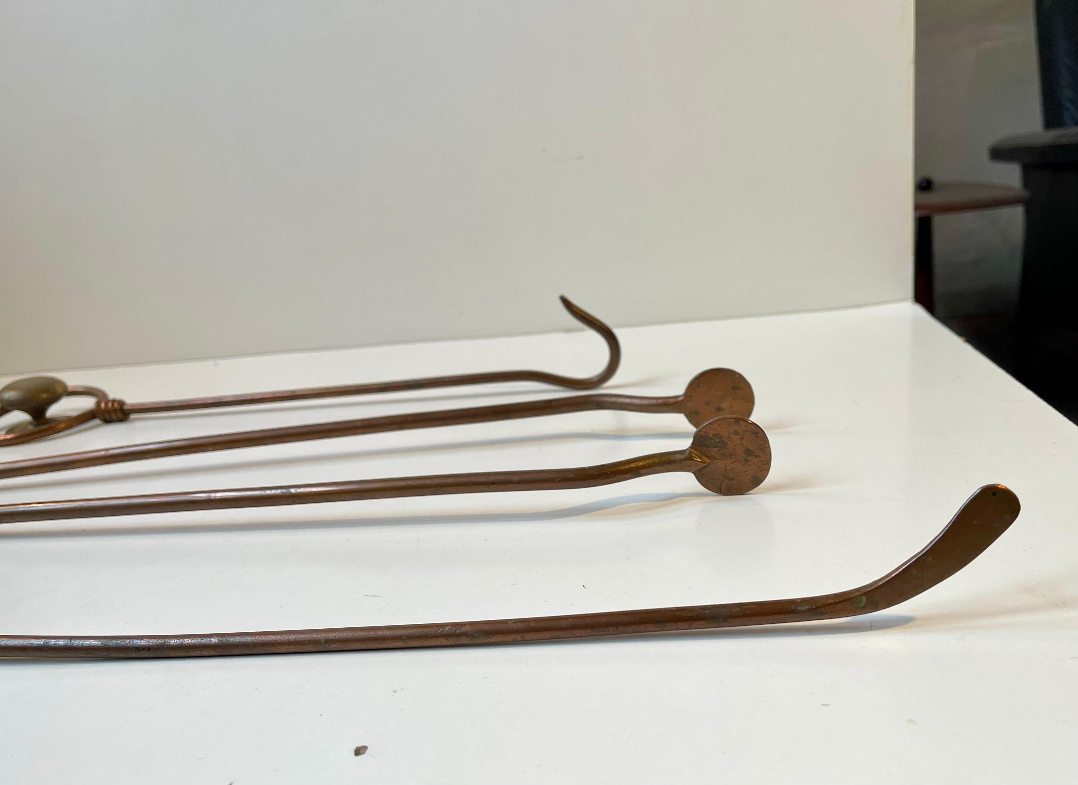 Patiné Outils de cheminée murales du milieu du siècle dernier en cuivre, années 1960 en vente