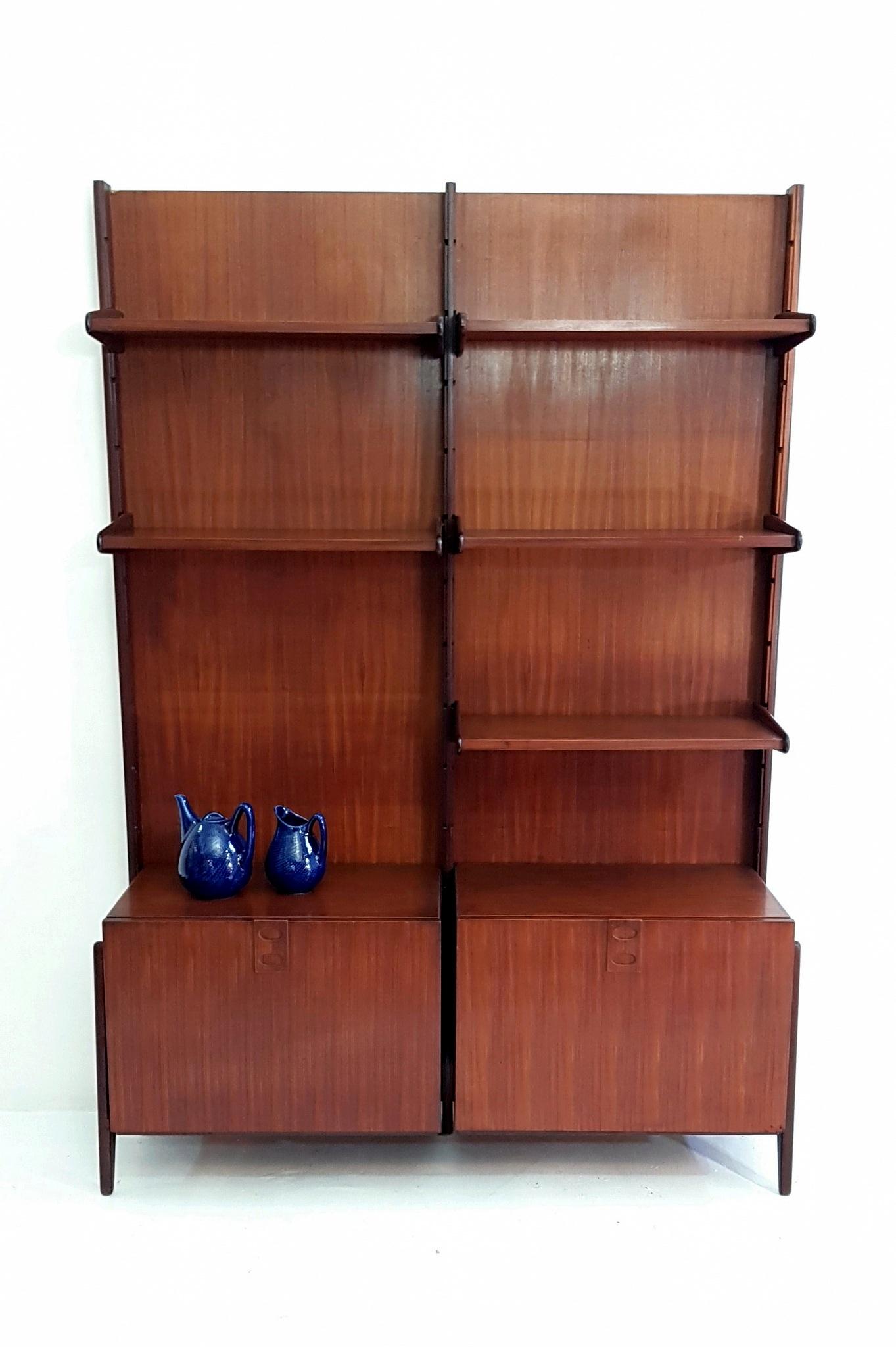 Mid-Century Modern Midcentury Wall Unit Bookshelf by Fratelli Proserpio, Italy For Sale