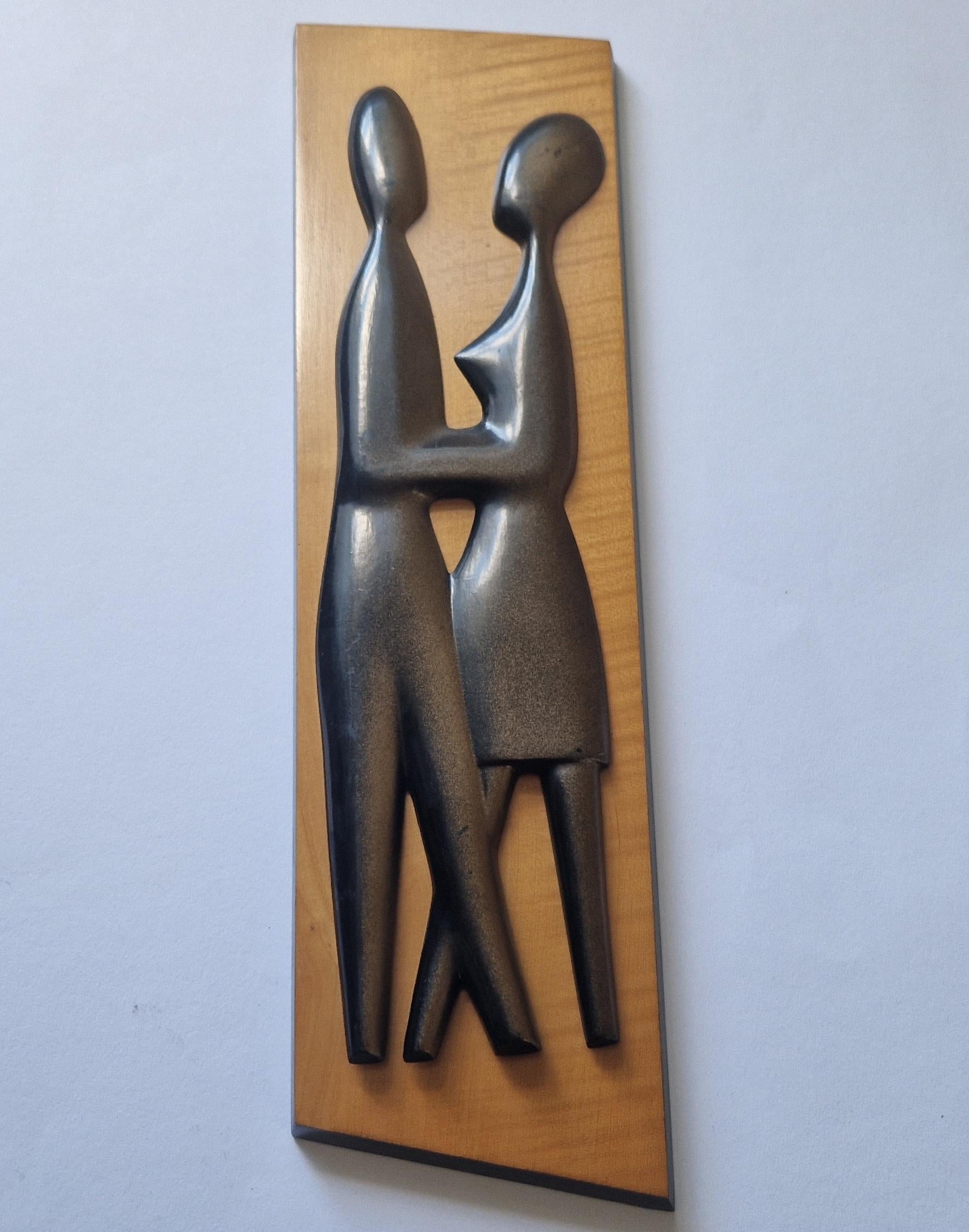 Escultura mural de madera de mediados de siglo Amantes, años 70 en venta 2