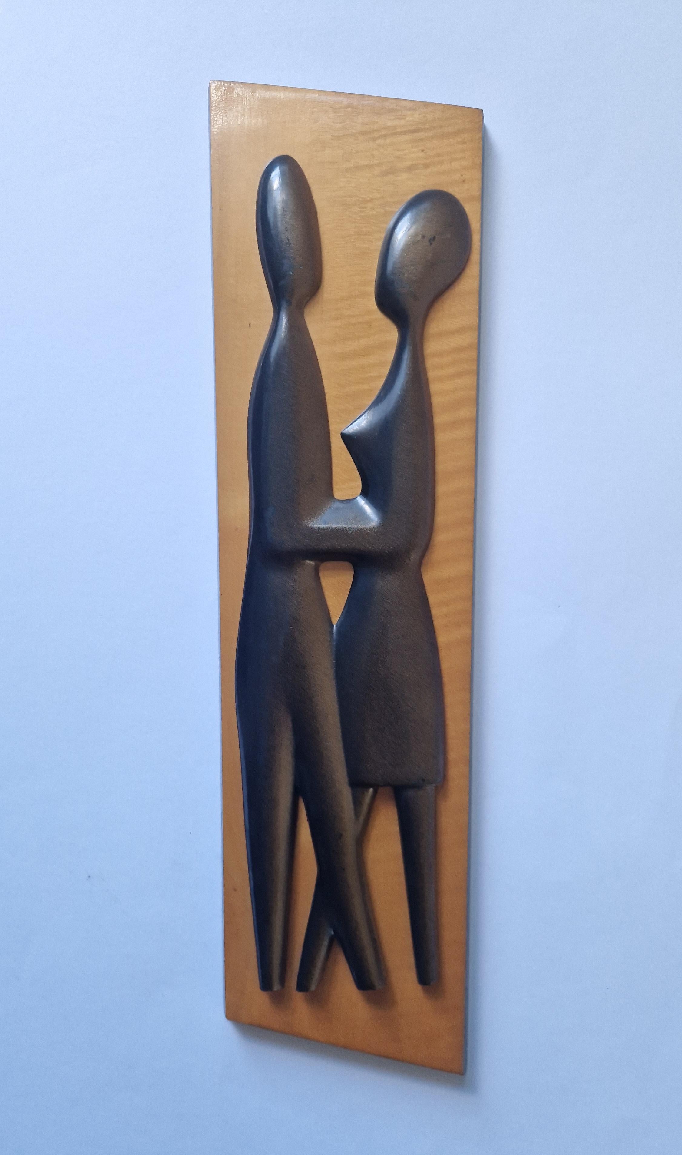 Escultura mural de madera de mediados de siglo Amantes, años 70 en Excelente estado para la venta en Praha, CZ