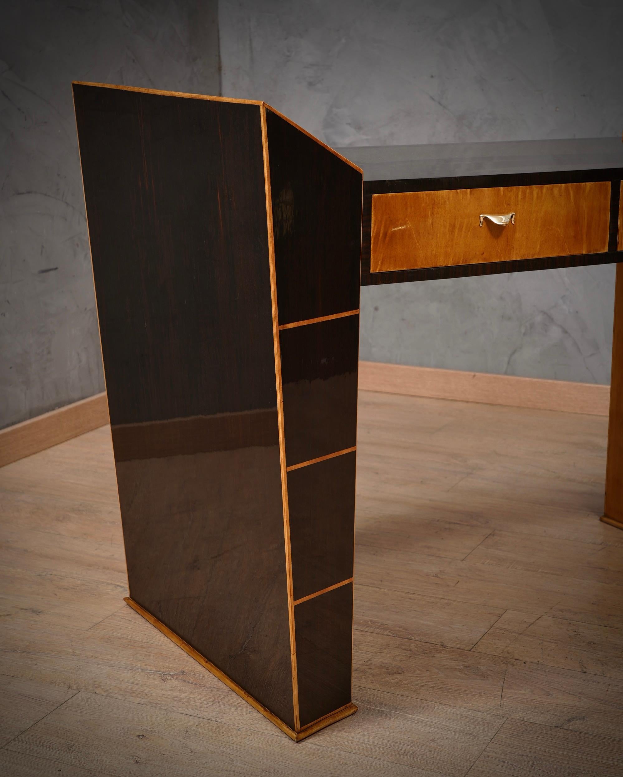 Midcentury Walnut and Maple Italian Desks Writing Table, 1950 In Good Condition For Sale In Rome, IT