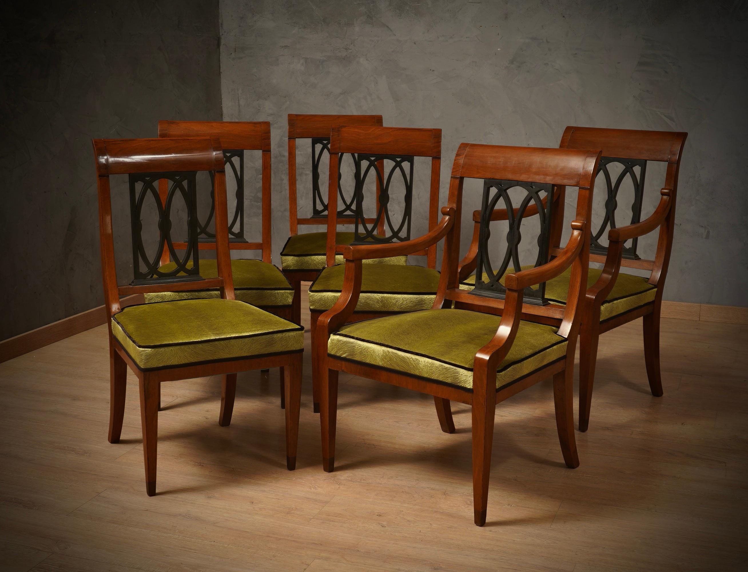 In The Style Biedermeier Walnut Wood and Velvet Dinning Room ArmChairs, 1940 5