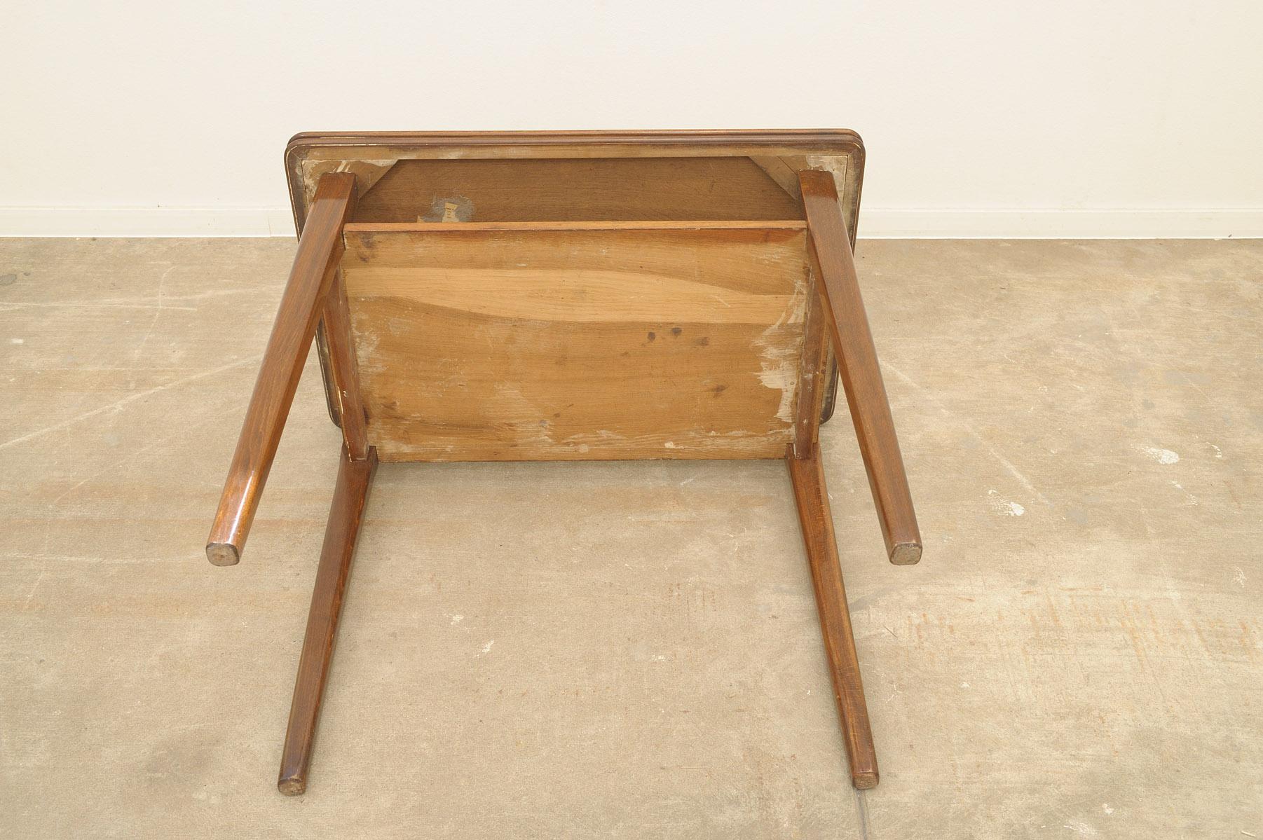  Midcentury walnut coffee table, Czechoslovakia, 1950´s For Sale 4