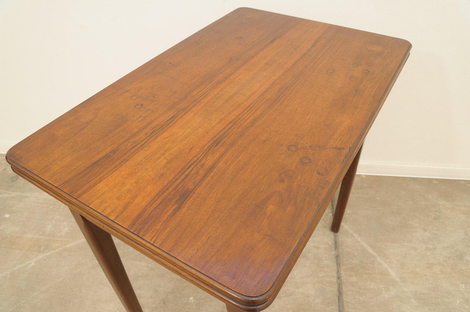  Midcentury walnut coffee table, Czechoslovakia, 1950´s For Sale 3
