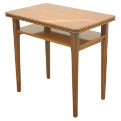  Table basse en noyer du milieu du siècle, Tchécoslovaquie, années 1950