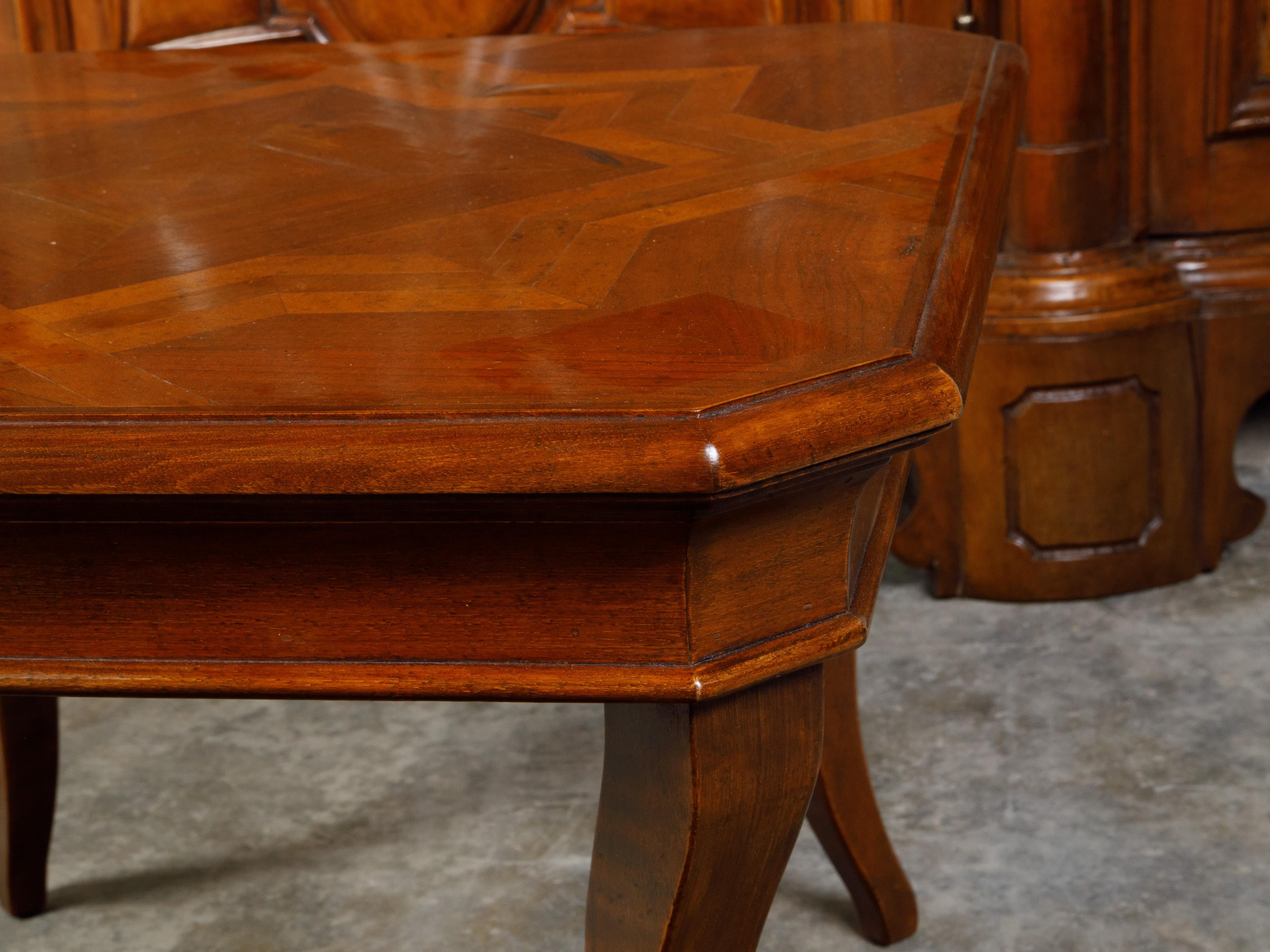 20th Century Midcentury Walnut Coffee Table with Star Inlay and Curving Legs For Sale