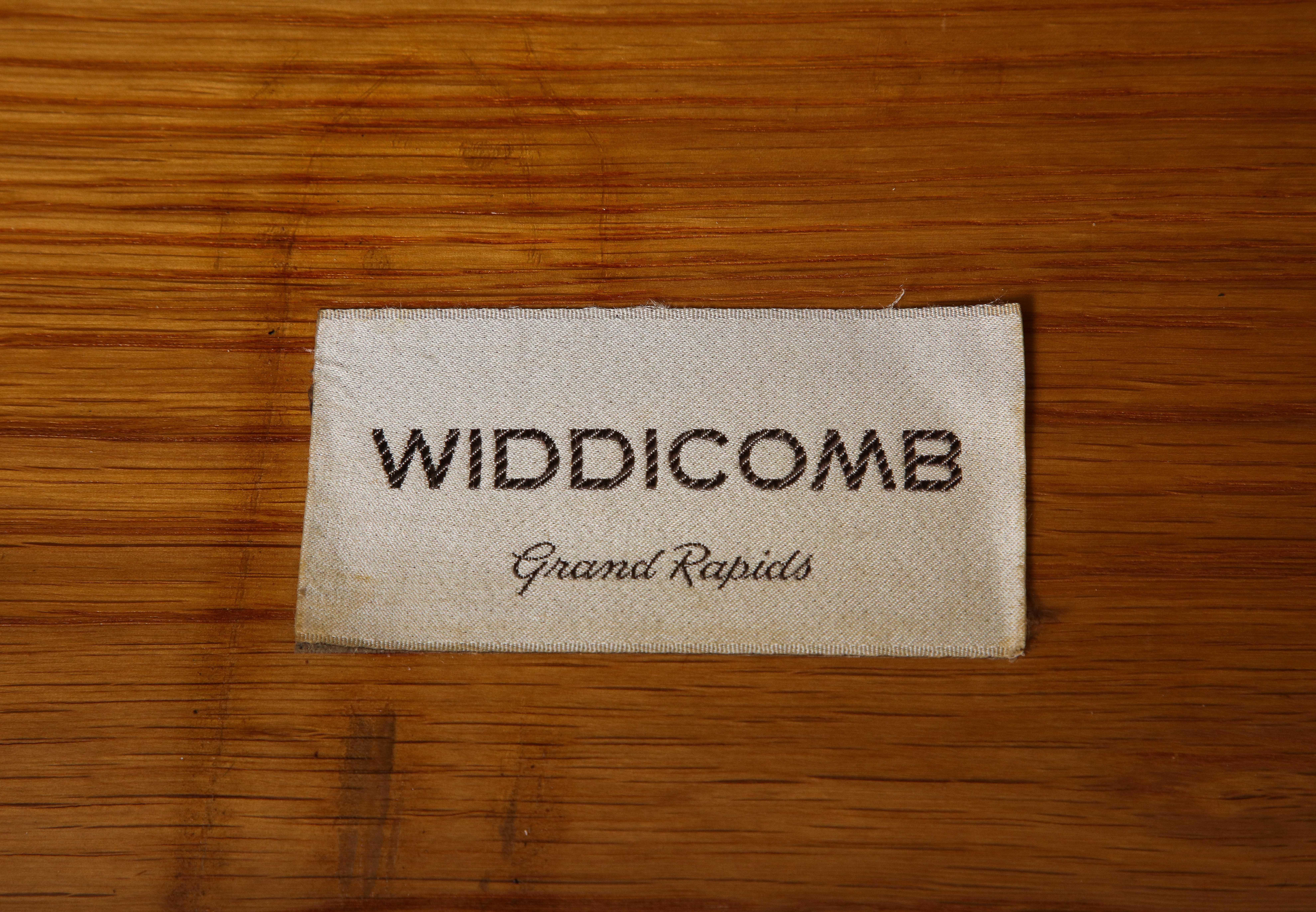 Midcentury Walnut Highboy Dresser, by T.H. Robsjohn-Gibbings for Widdicomb For Sale 7