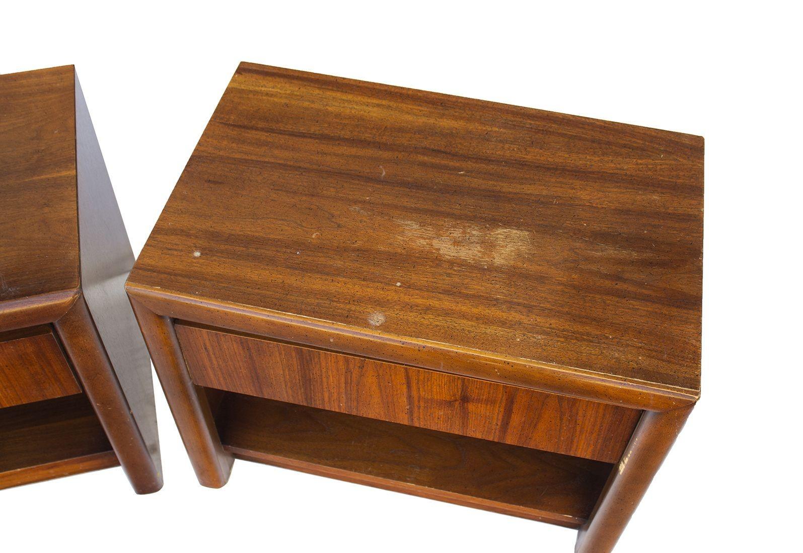 Late 20th Century Mid-Century Walnut Nightstands by Lane, Pair For Sale