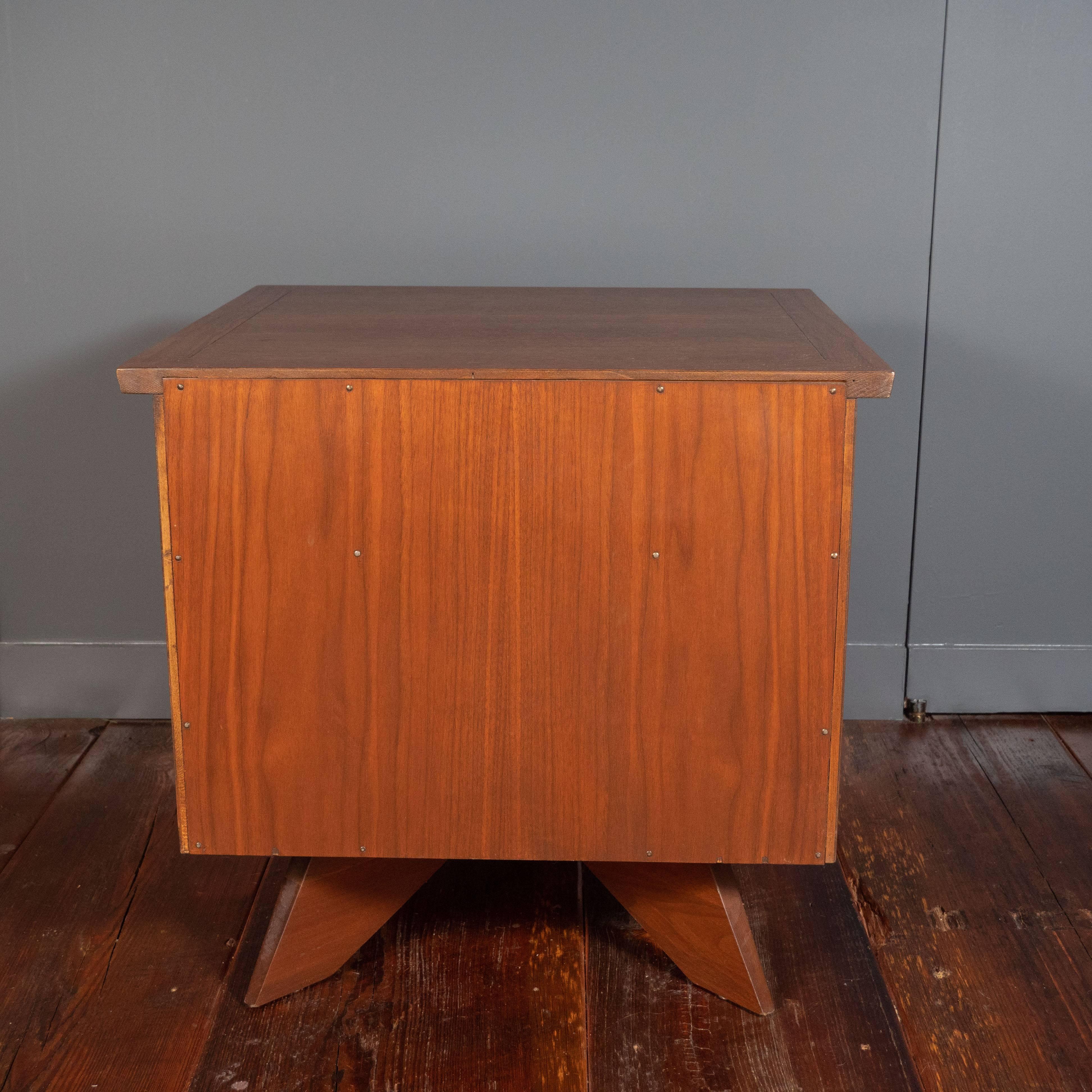 Midcentury Walnut Side Table by George Nakashima for Widdicomb Furniture Co. 4