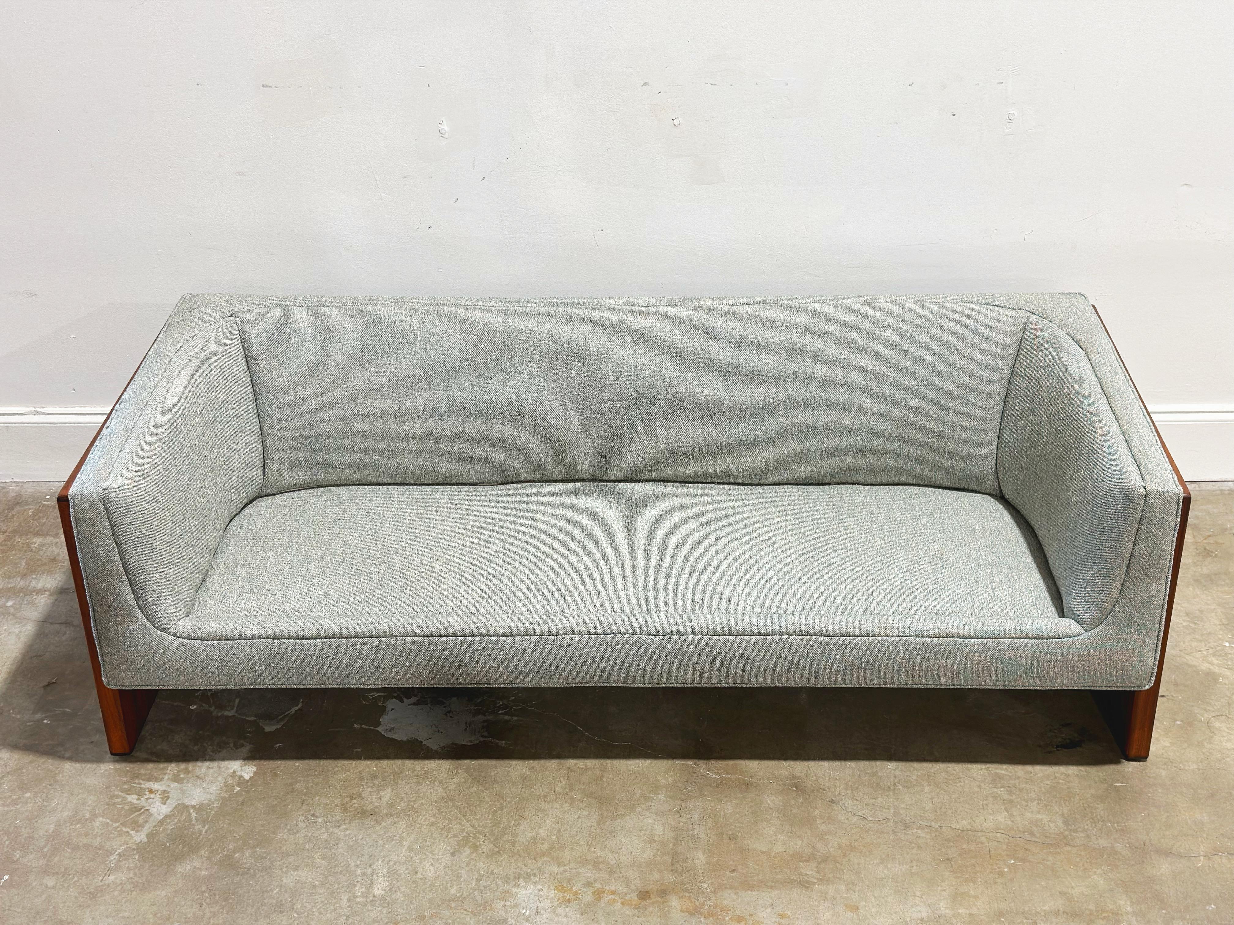 Midcentury Walnut Slab Modernist Case Sofa by Otmar - After Milo Baughman 6