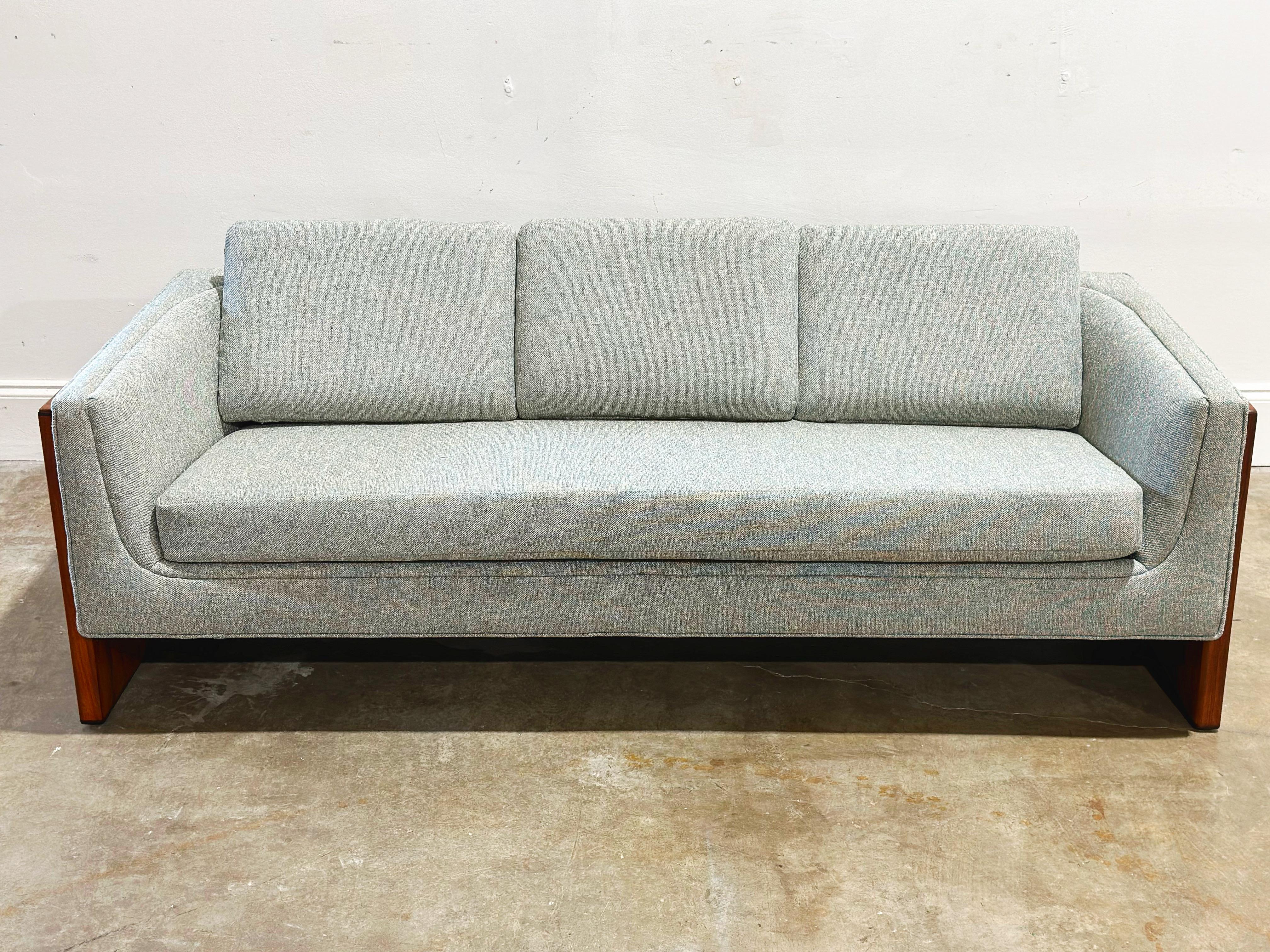 Late 20th Century Midcentury Walnut Slab Modernist Case Sofa by Otmar - After Milo Baughman