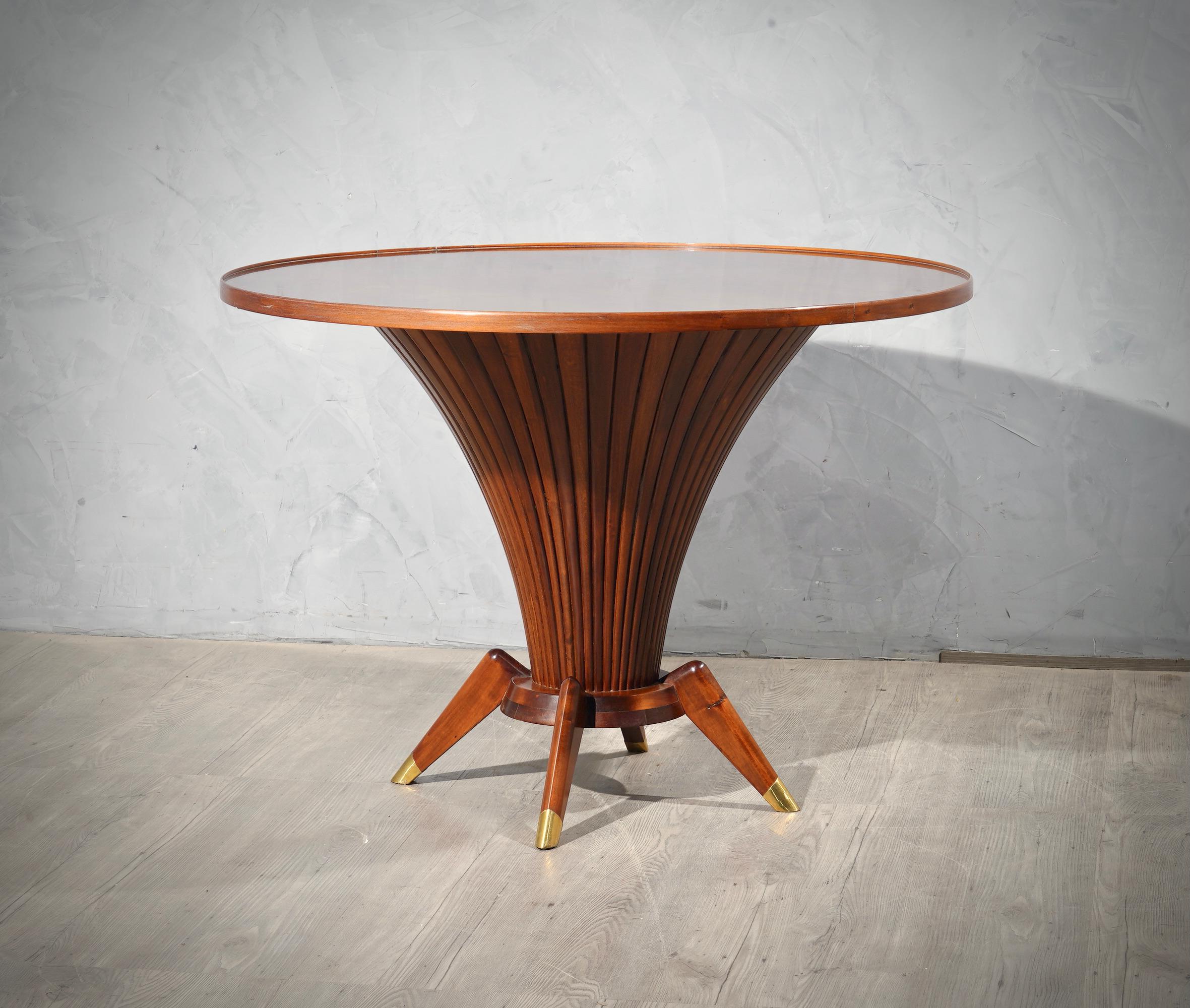 Midcentury Walnut Wood and Brass Italian Center Table, 1950 2
