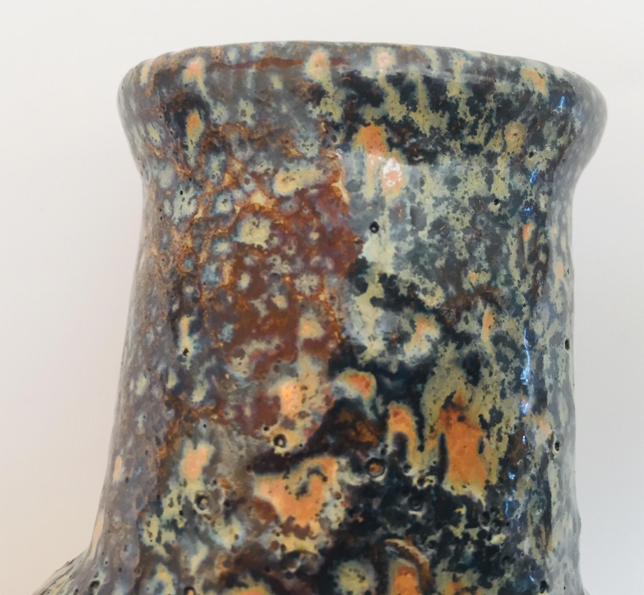 Westdeutsche Bauhaus-Vase aus der Mitte des Jahrhunderts in Flach Lava Orange, 1960 im Zustand „Gut“ im Angebot in North Hollywood, CA