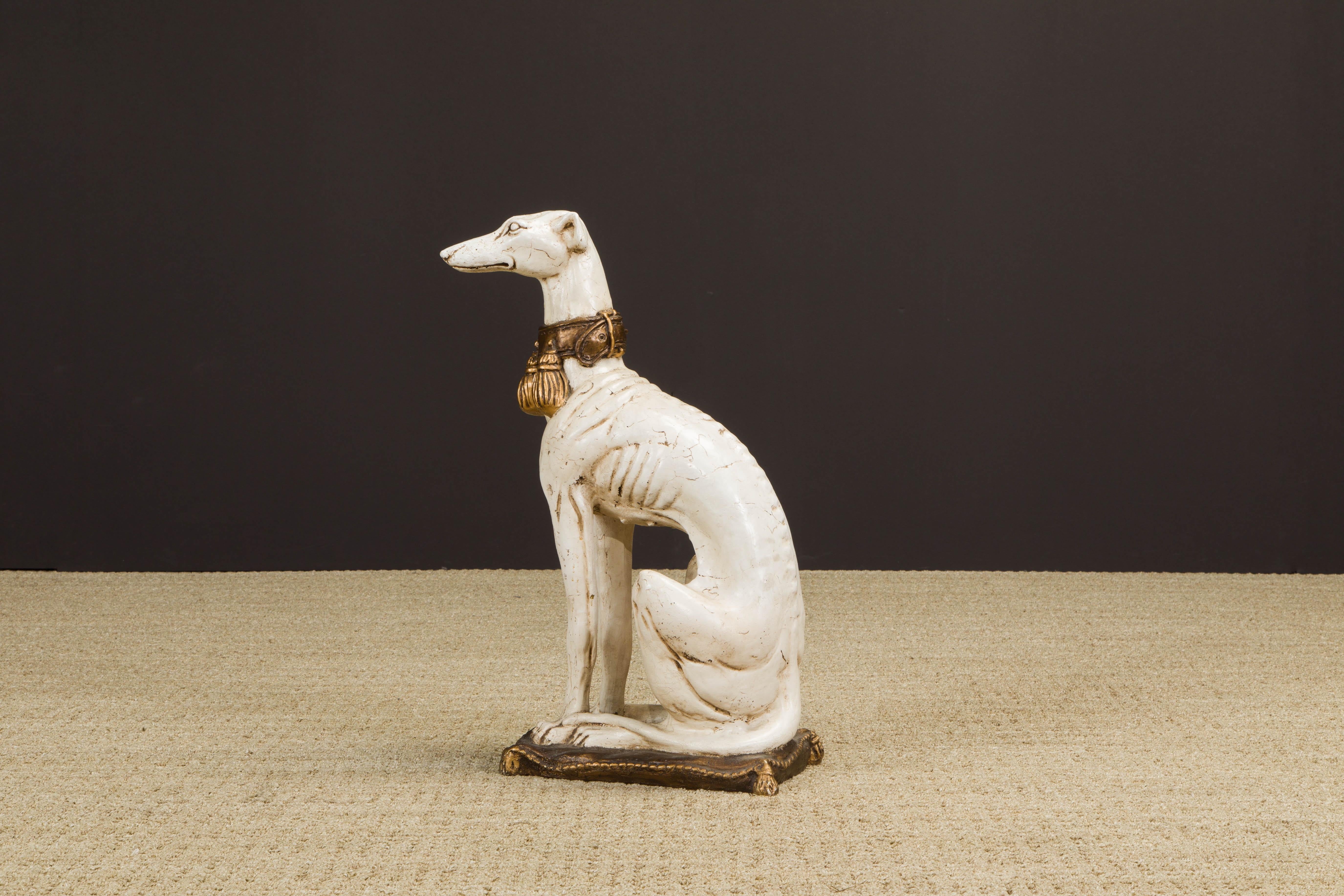 Sculpture de chien Whippet du milieu du siècle en composite peint avec collier doré en vente 6