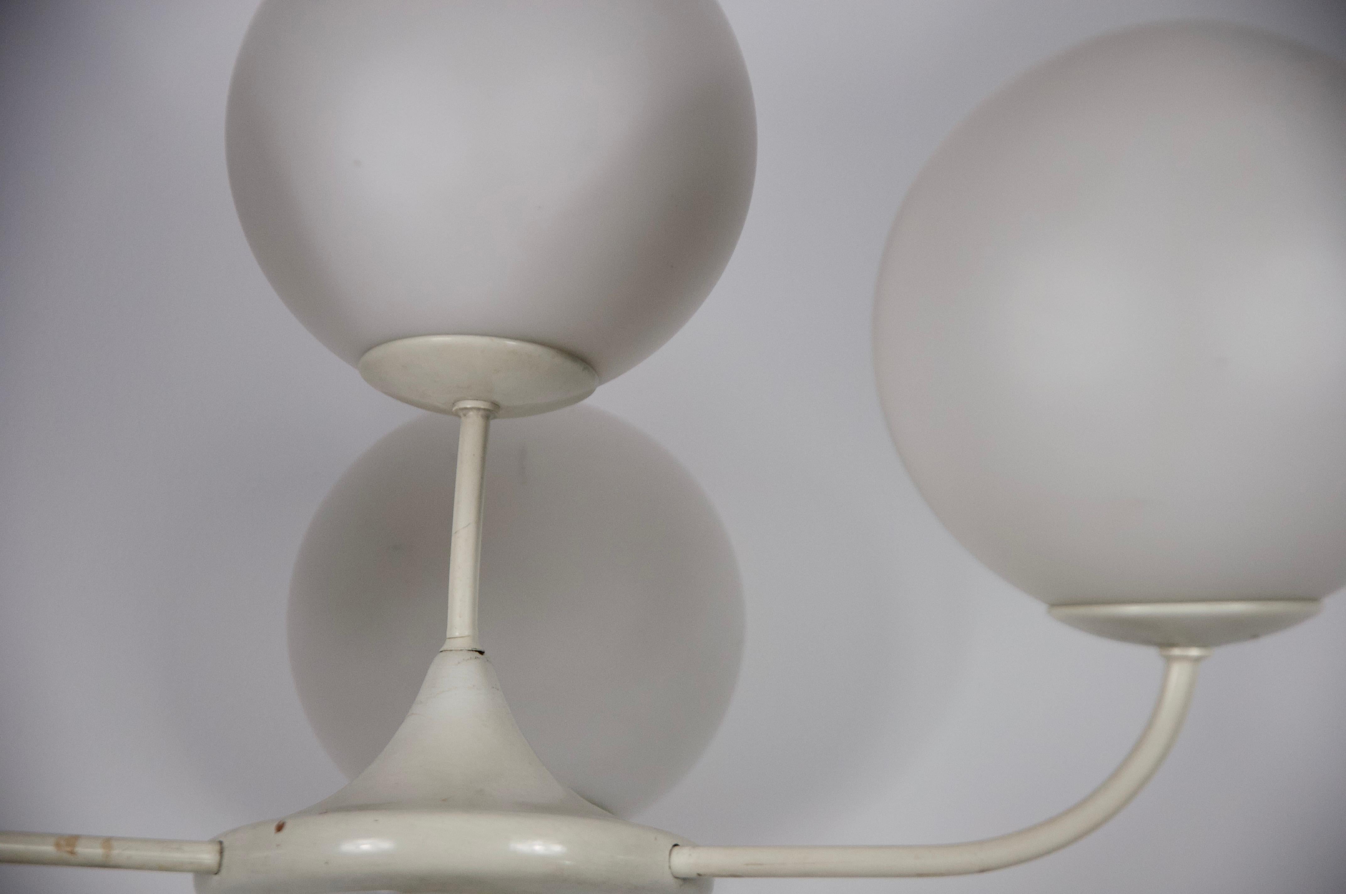 Lampada da terra a 4 bracci di colore bianco del Midcentury, realizzata da Max Bill per Temde, 1960 In condizioni buone in vendita a Hagenbach, DE