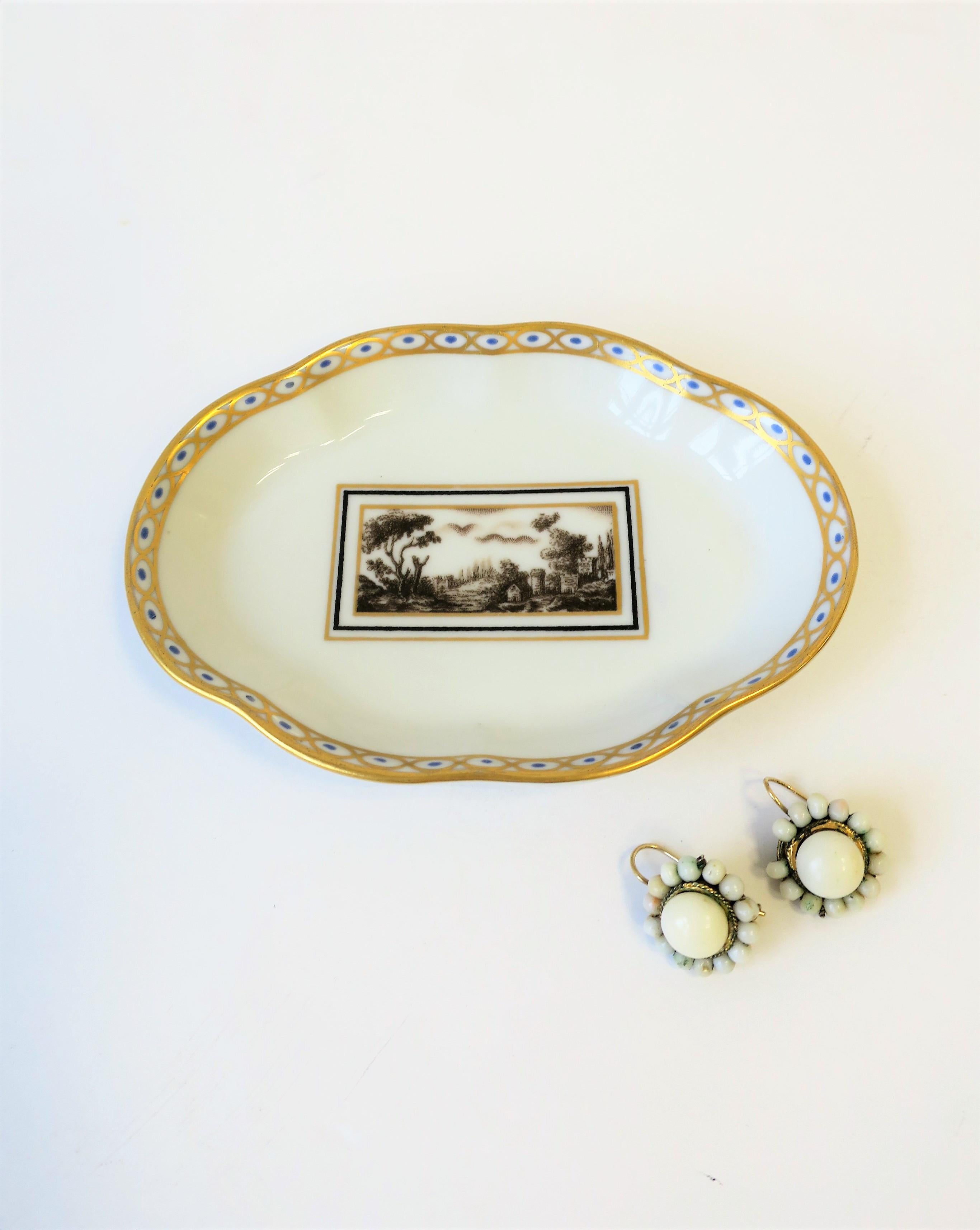Classical Roman Midcentury White and Gold Italian Jewelry Dish by Richard Ginori