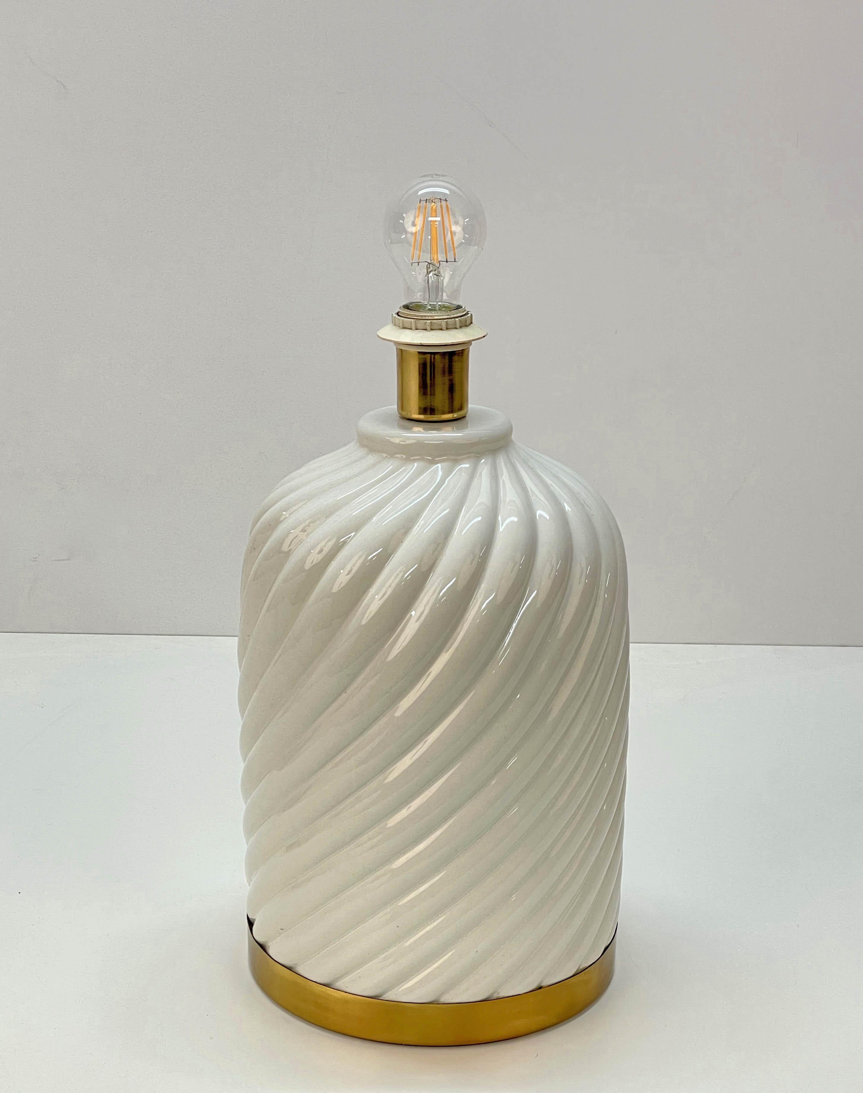 Mid-Century Modern Midcentury White Ceramic and Brass Italian Table Lamp Tommaso Barbi Style, 1970s