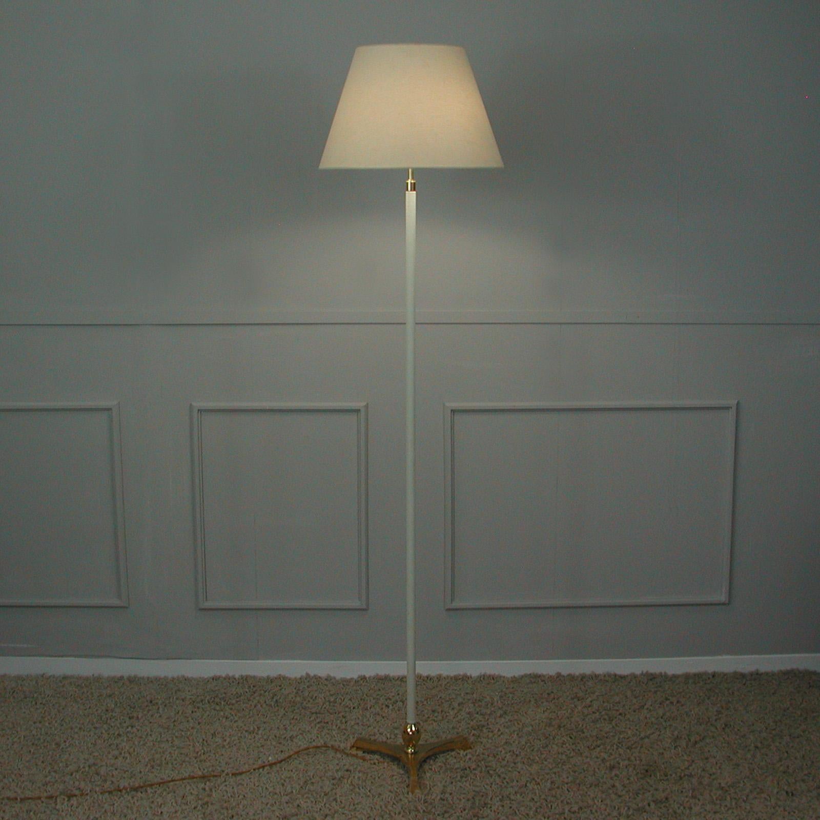 Midcentury White Leather and Brass Floor Lamp by Vereinigte Werkstätten, 1950s For Sale 2