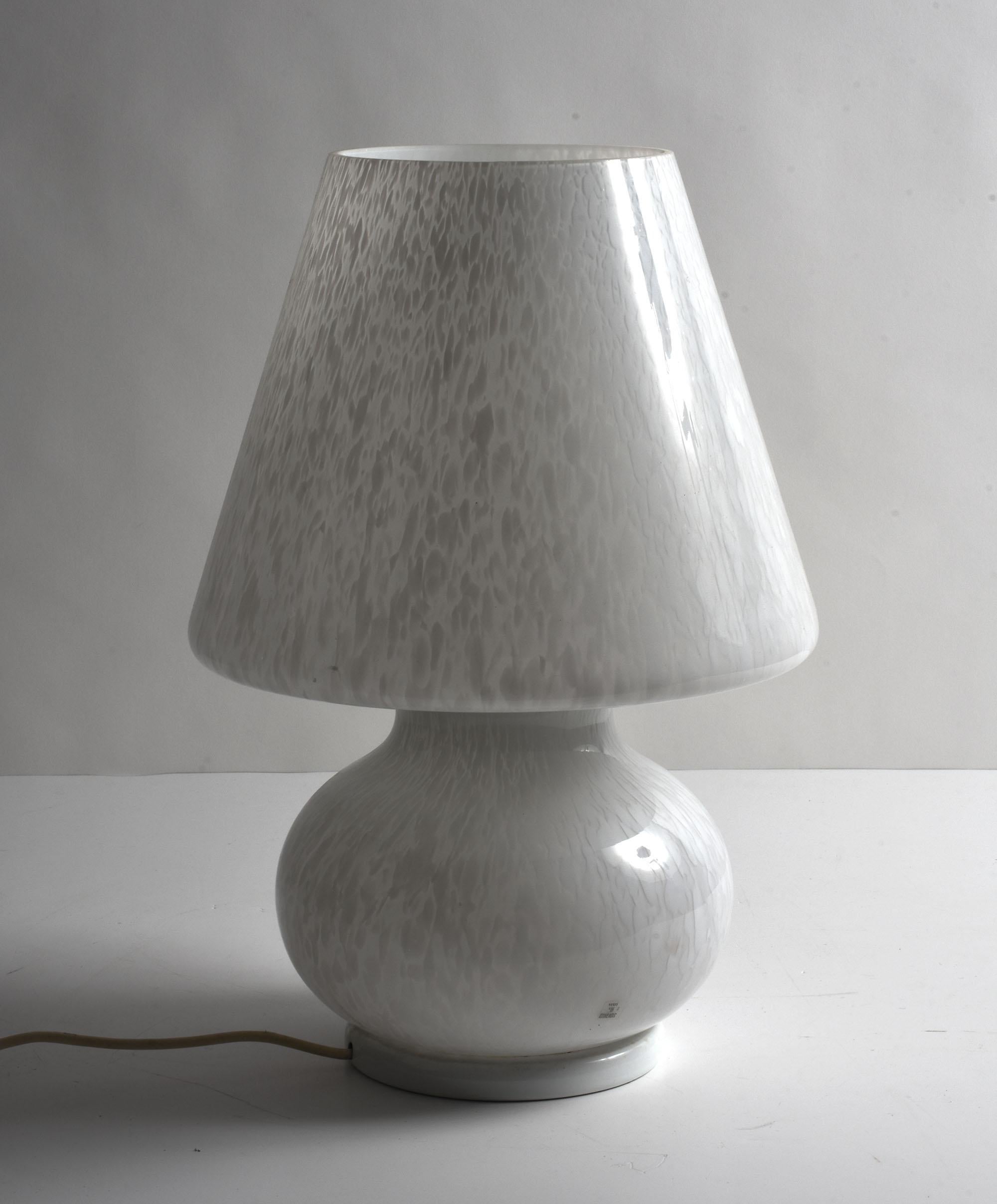 Midcentury White Murano Glass Italian Mushroom-Shaped Table Lamp, 1970s 5