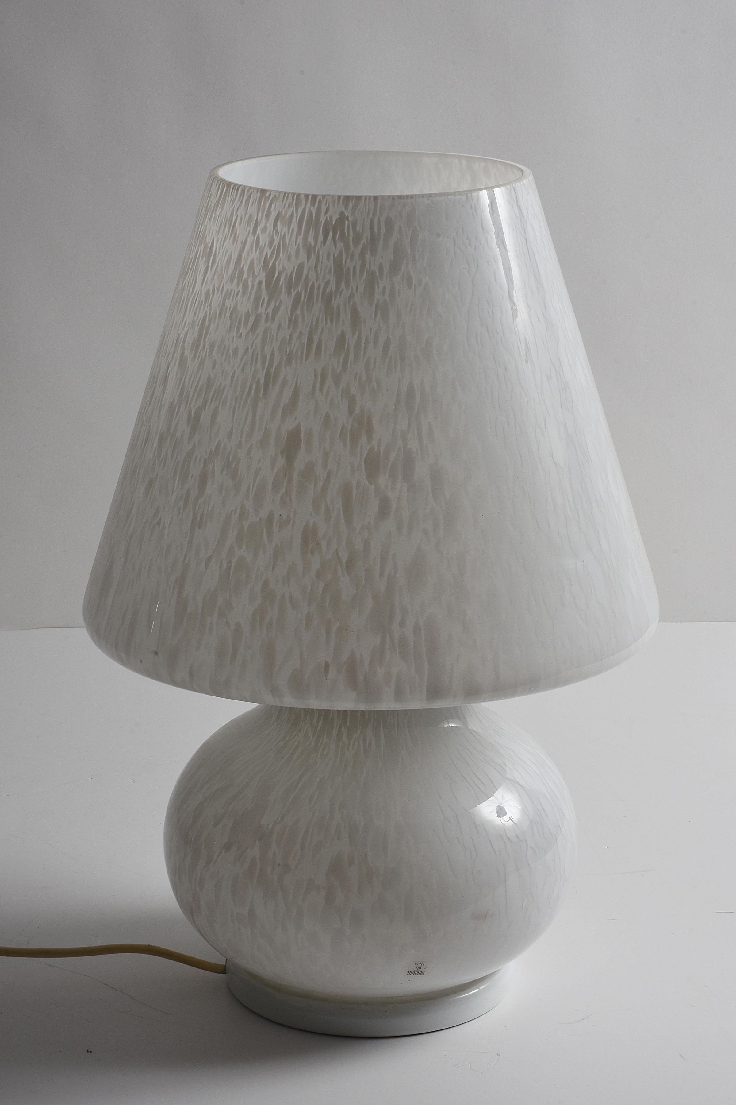 Midcentury White Murano Glass Italian Mushroom-Shaped Table Lamp, 1970s 6