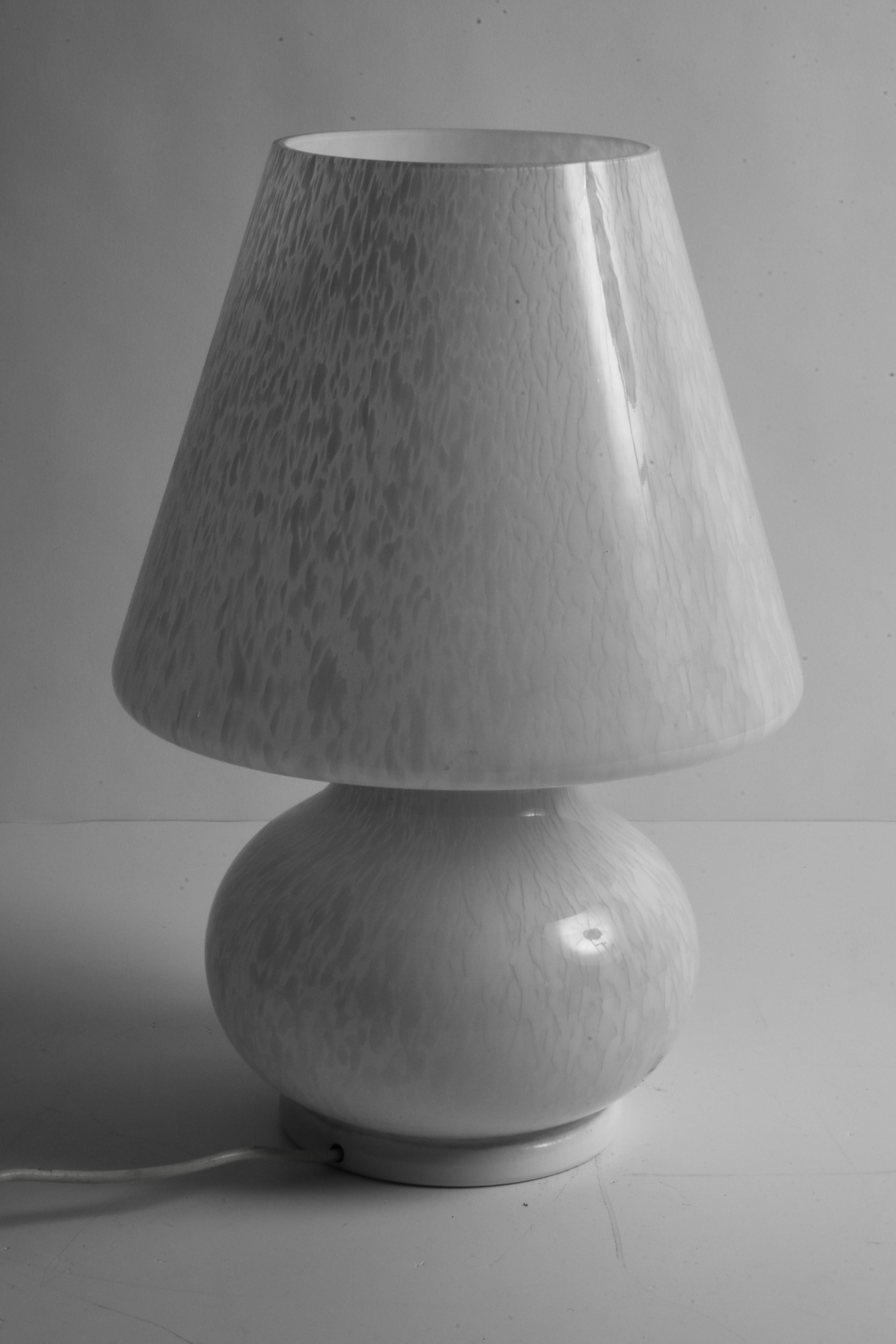 Midcentury White Murano Glass Italian Mushroom-Shaped Table Lamp, 1970s 1