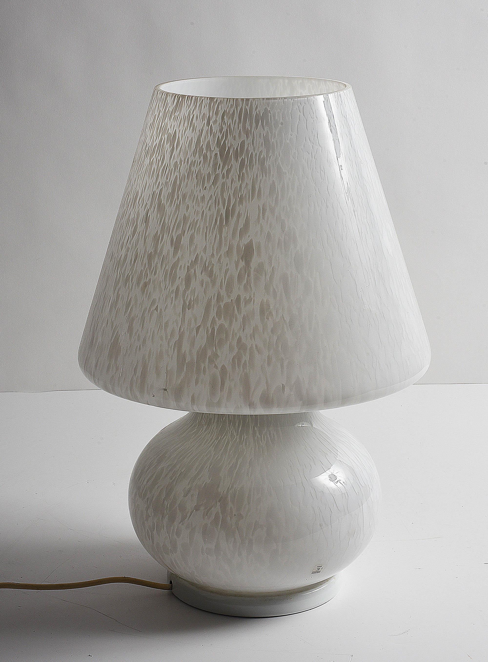 Midcentury White Murano Glass Italian Mushroom-Shaped Table Lamp, 1970s 3