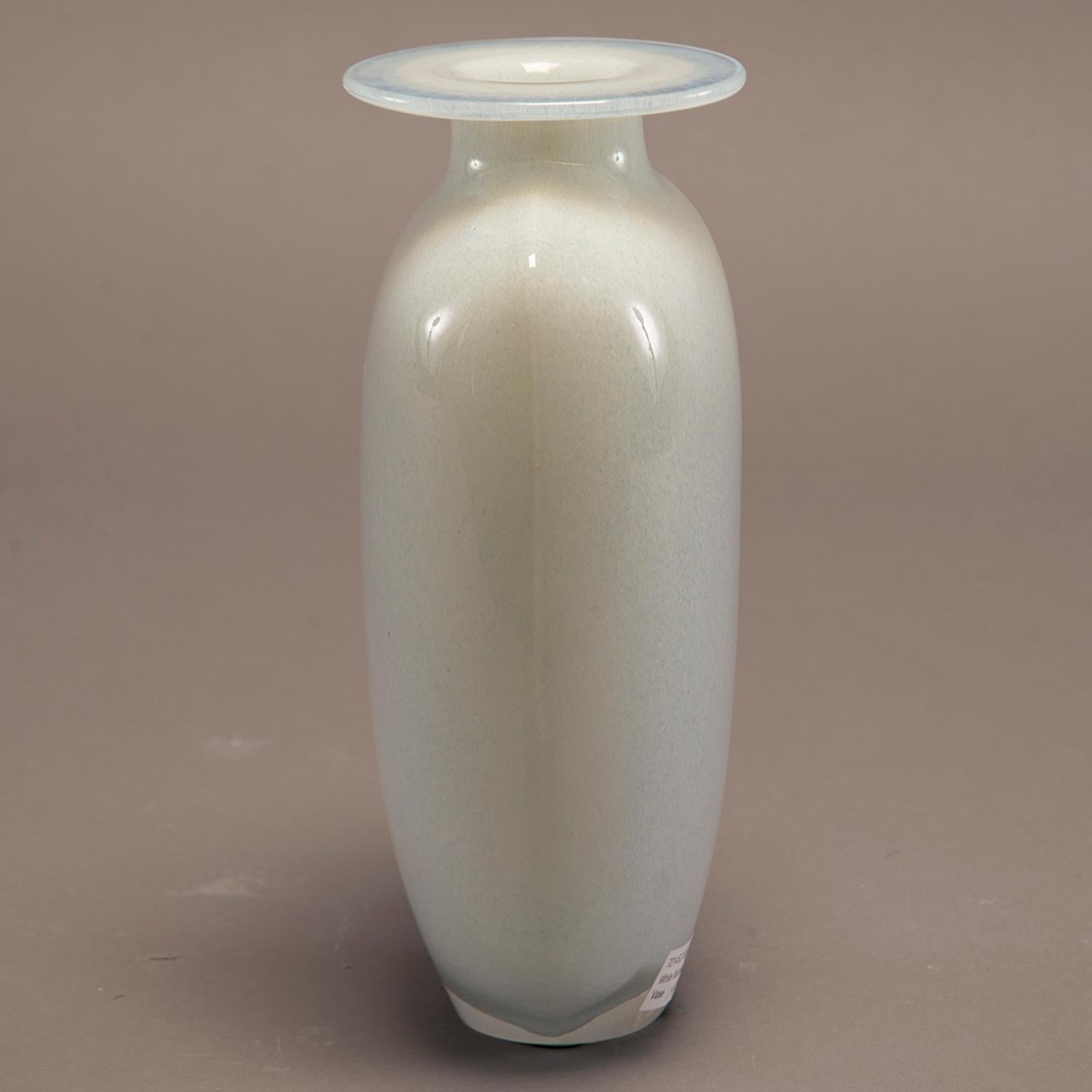 Midcentury White Murano Glass Vase In Excellent Condition In Troy, MI