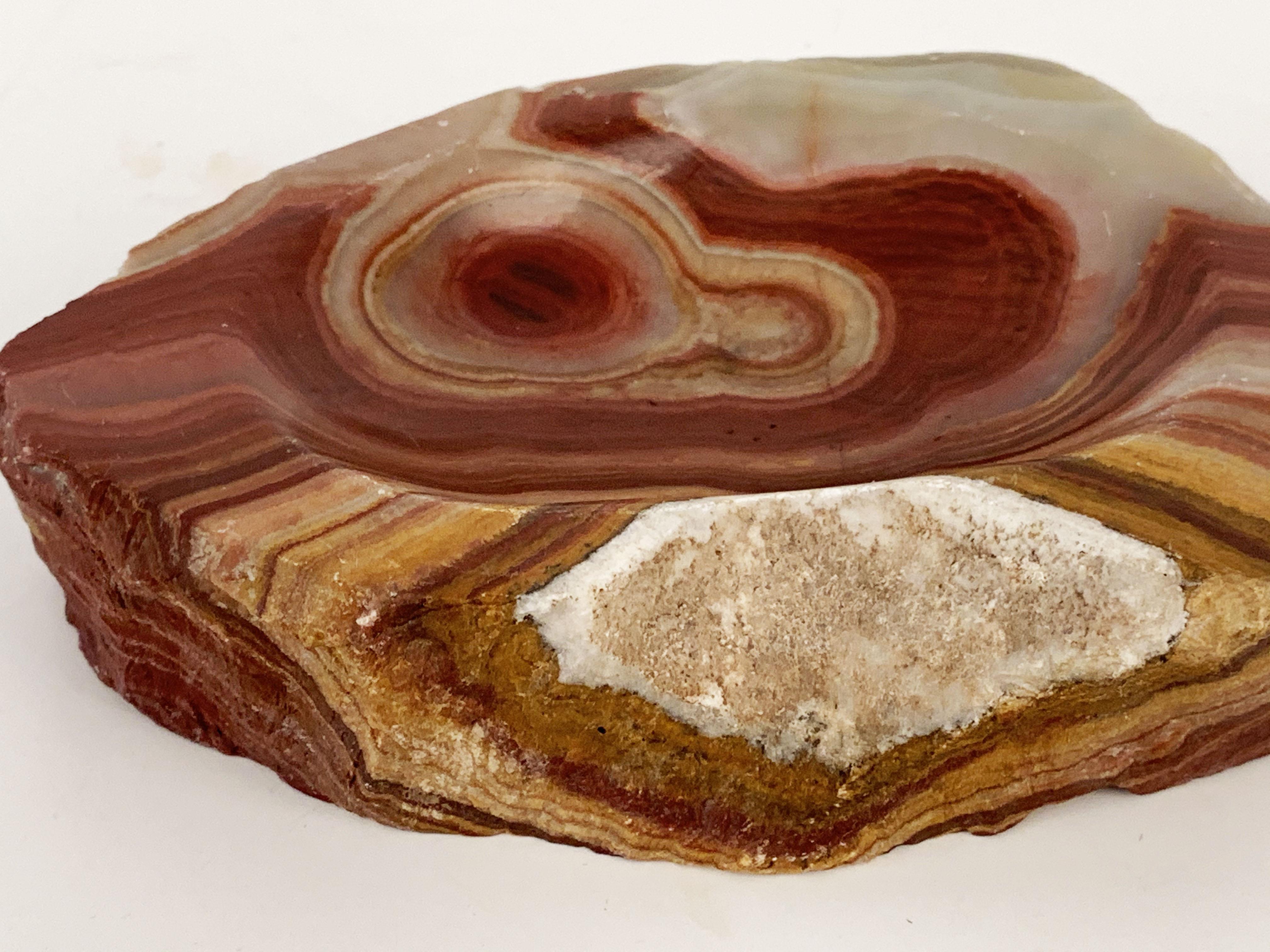 Midcentury White, Organge and Red Onyx, Agate and Quartz Decorative Geode Bowls In Good Condition For Sale In Roma, IT