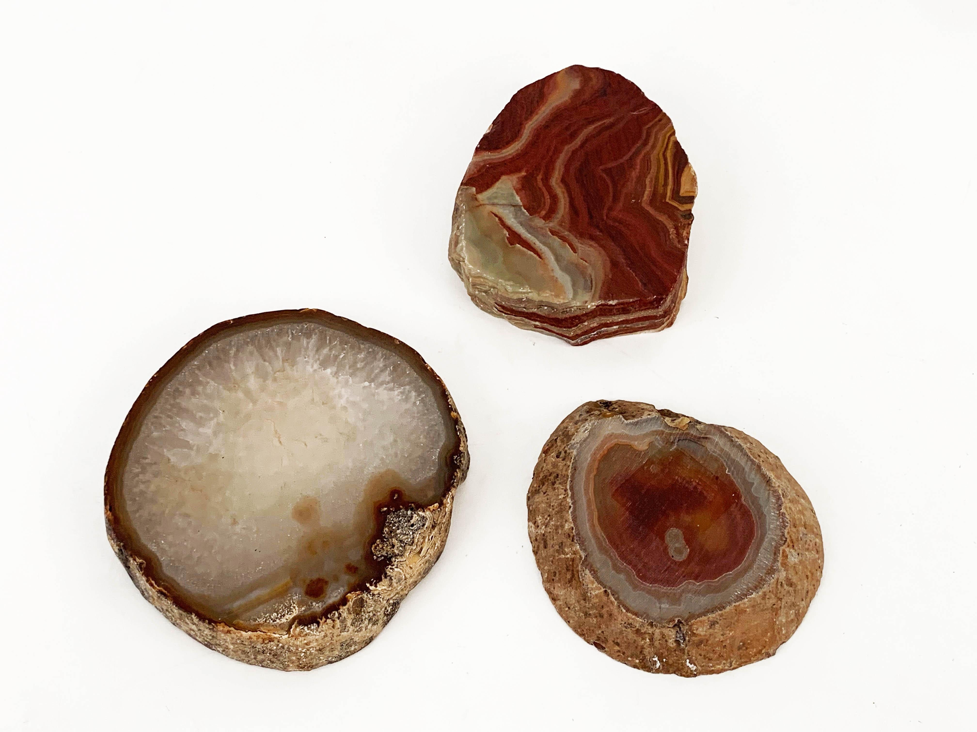 20th Century Midcentury White, Organge and Red Onyx, Agate and Quartz Decorative Geode Bowls For Sale