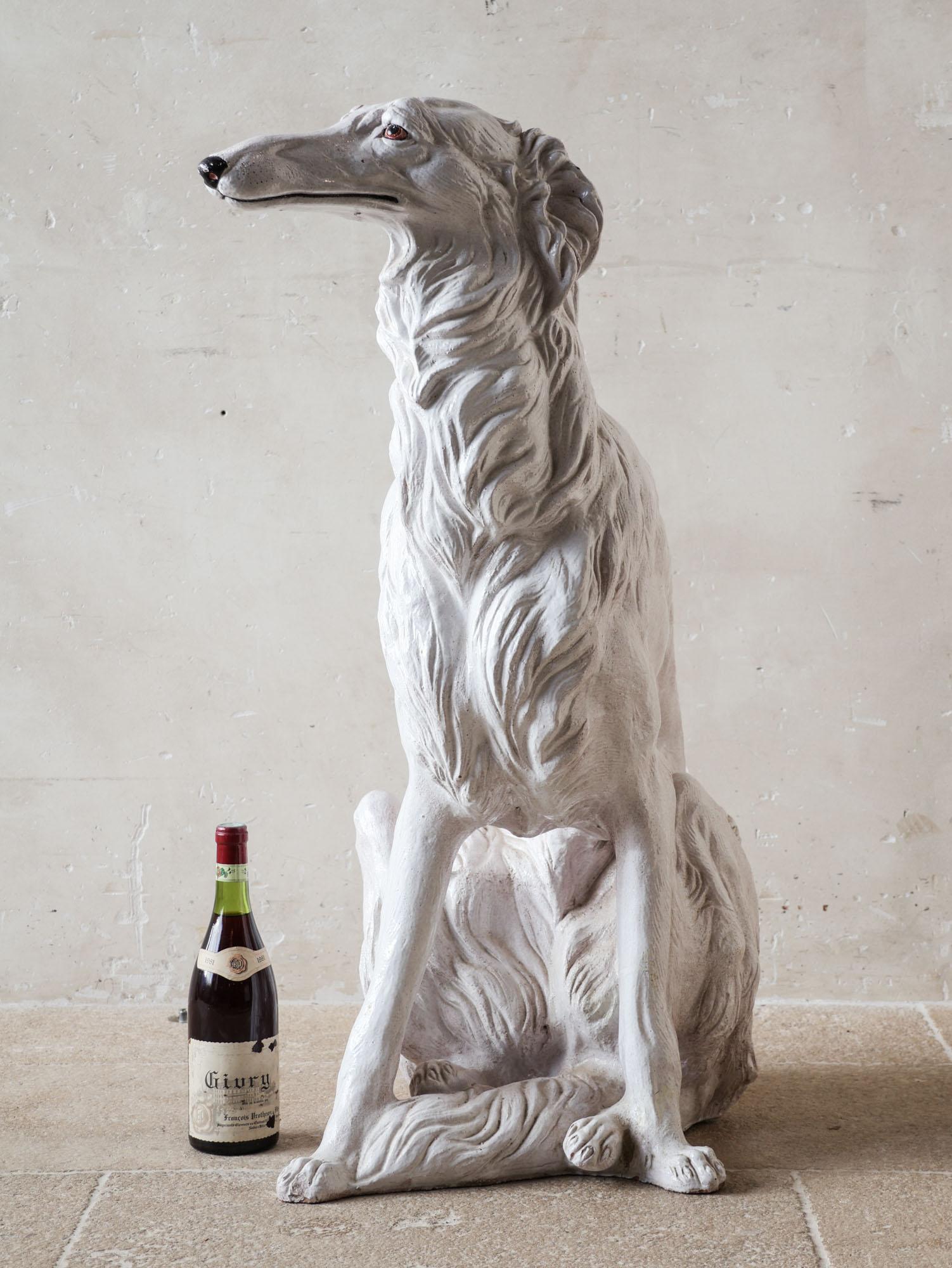 Sculpture italienne du milieu du siècle dernier en terre cuite peinte en blanc d'un chien de Borzoi, 1970 en vente 7