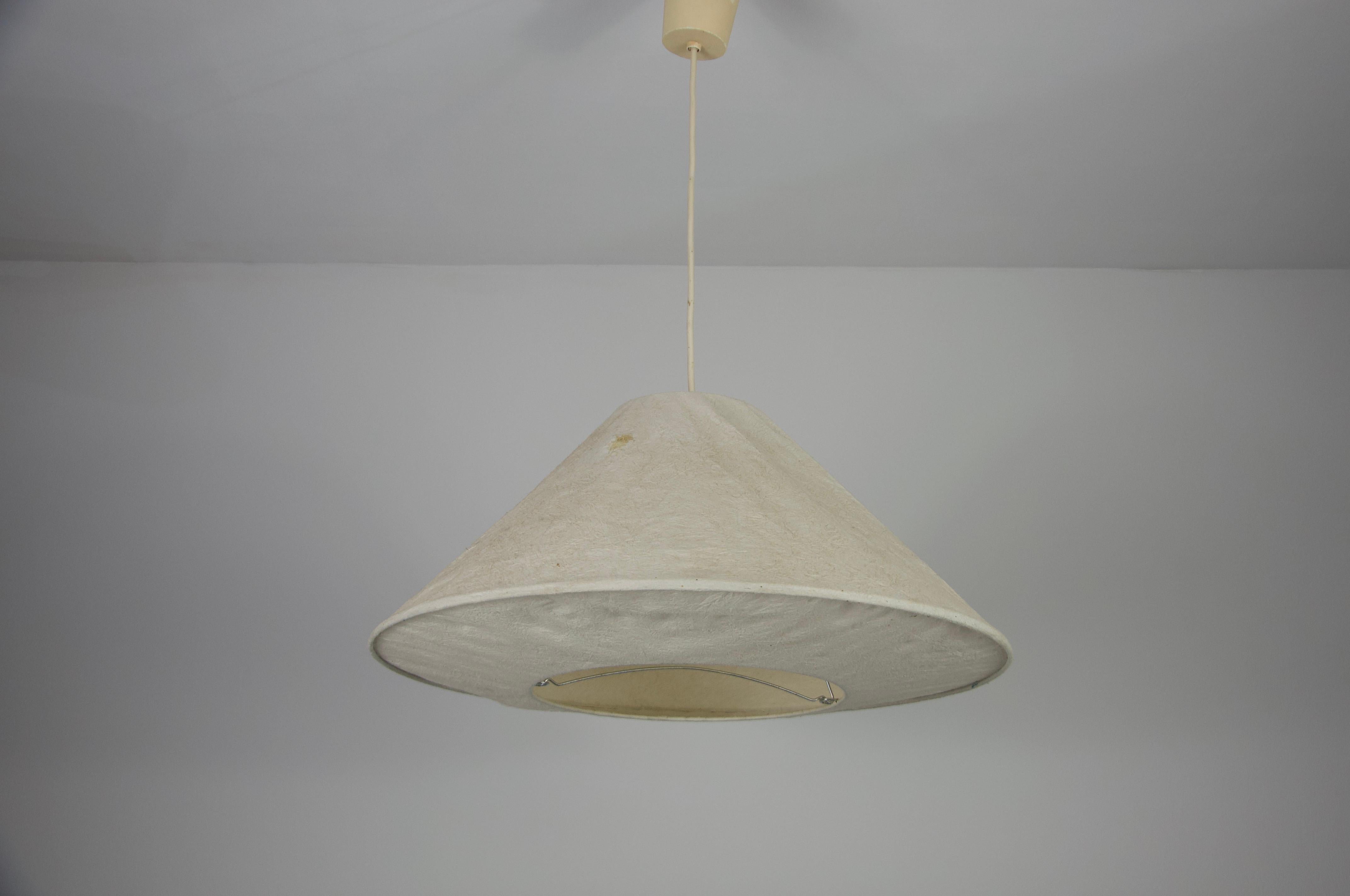 Weiße Mid-Century-Pendelleuchte, 1960er Jahre, Deutschland (Moderne der Mitte des Jahrhunderts) im Angebot