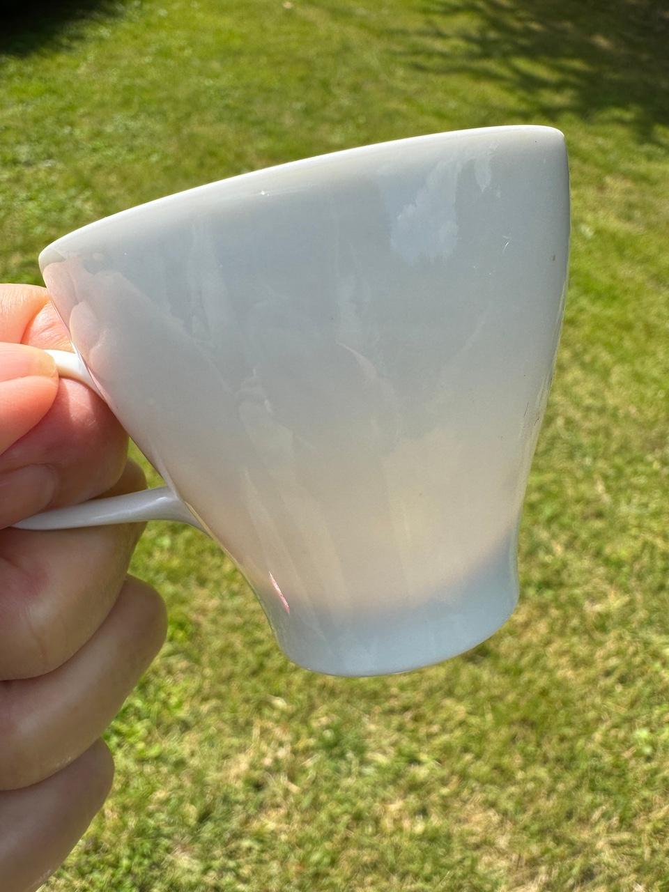 Tazas de café de porcelana blanca francesa de mediados de siglo de la manufactura Jean Luce Thomas Francés en venta