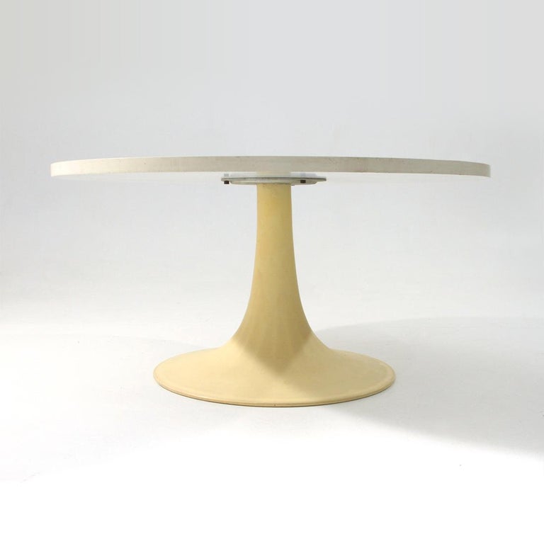 Mid-Century Modern Midcentury White Tulip Round Coffee Table by Grosfillex, 1960s For Sale