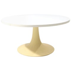Midcentury White Tulip Round Coffee Table by Grosfillex, 1960s