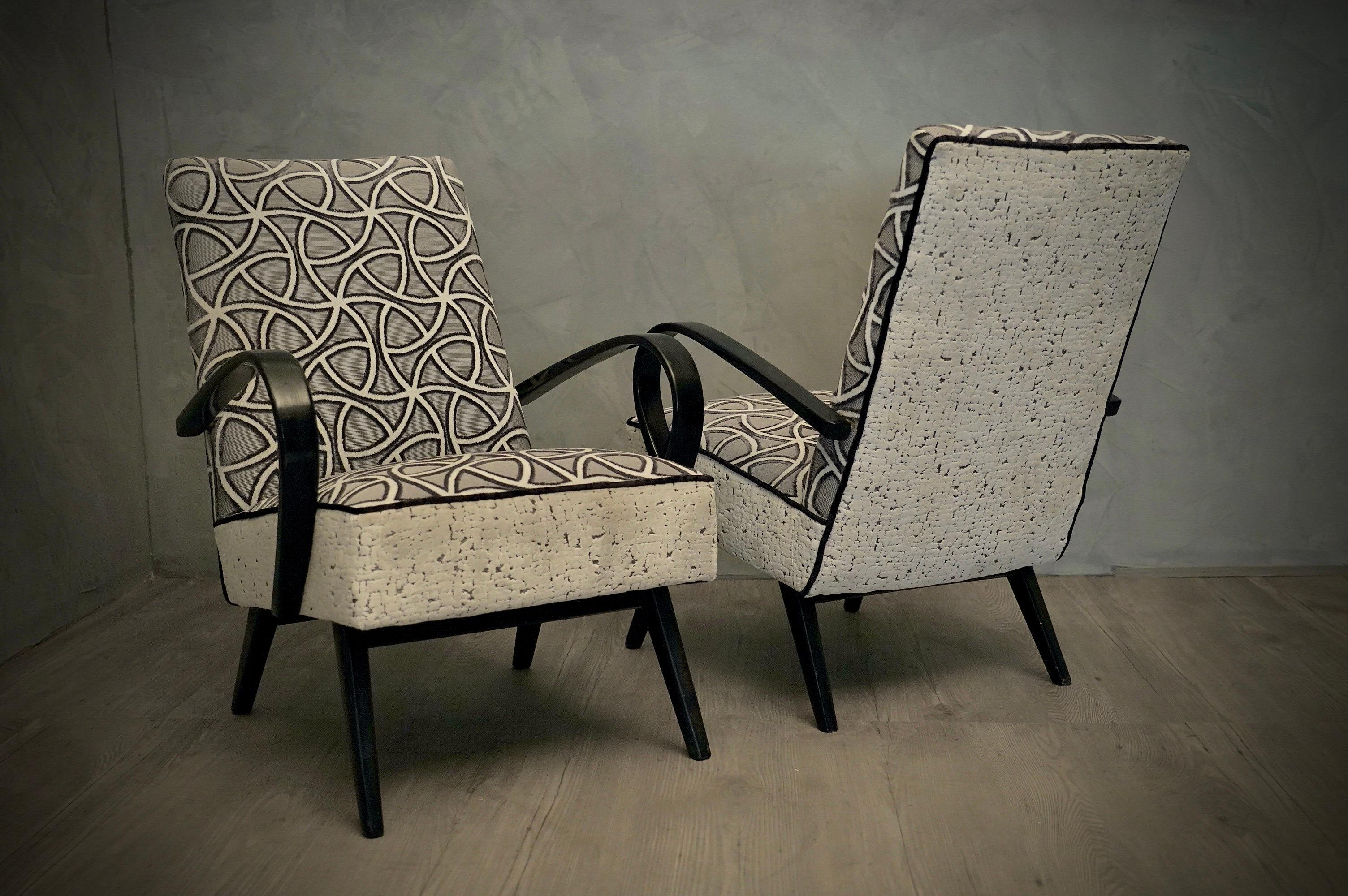 Sillones Club Italianos de Terciopelo Blanco y Madera de Haya de Mediano Siglo, 1950 Tela en venta