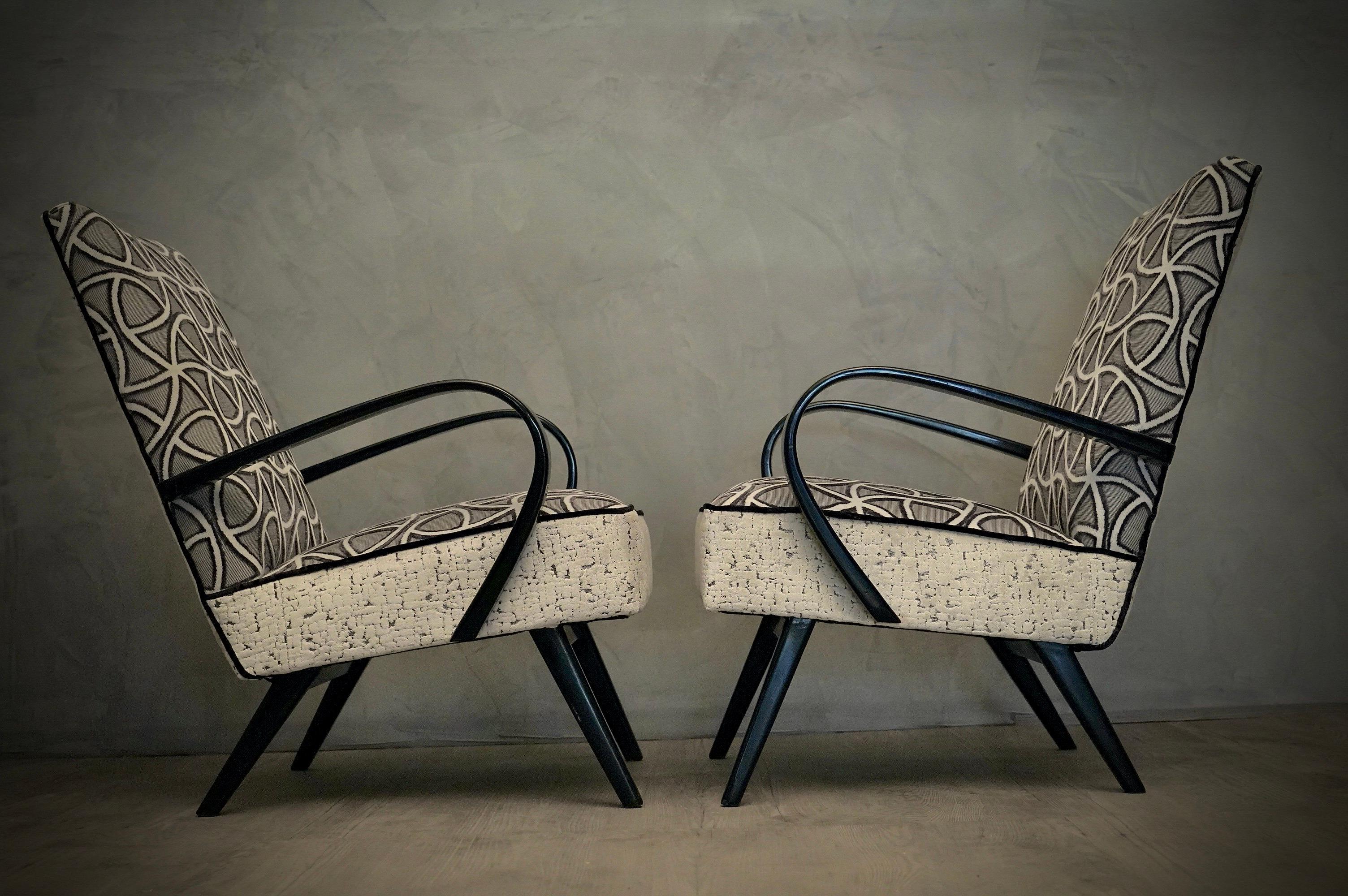 Midcentury White Velvet and Beech Wood Italian Club Armchairs, 1950 For Sale 3